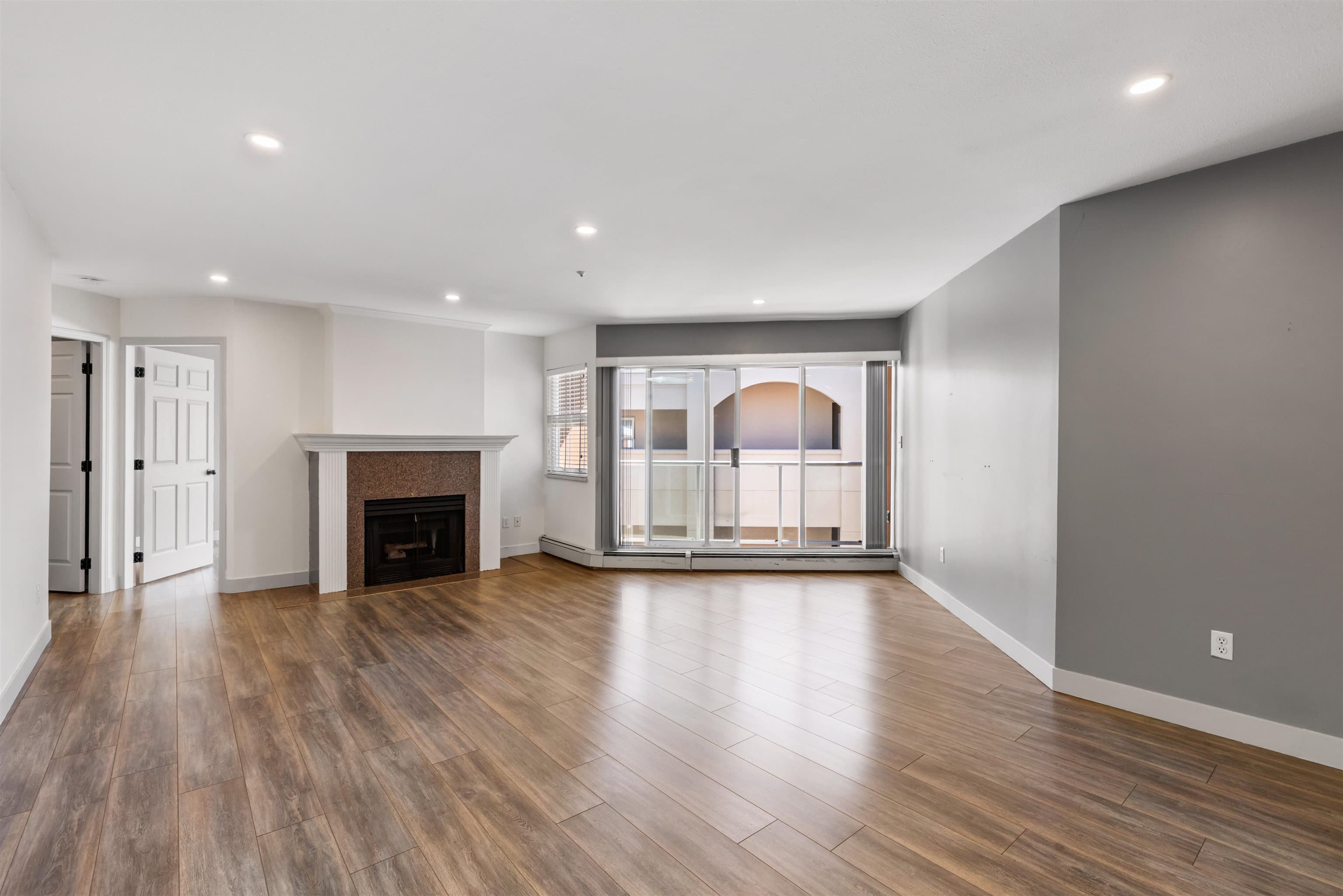 306 - 15233 Pacific Avenue, White Rock, V4B 1P8 — photo 4