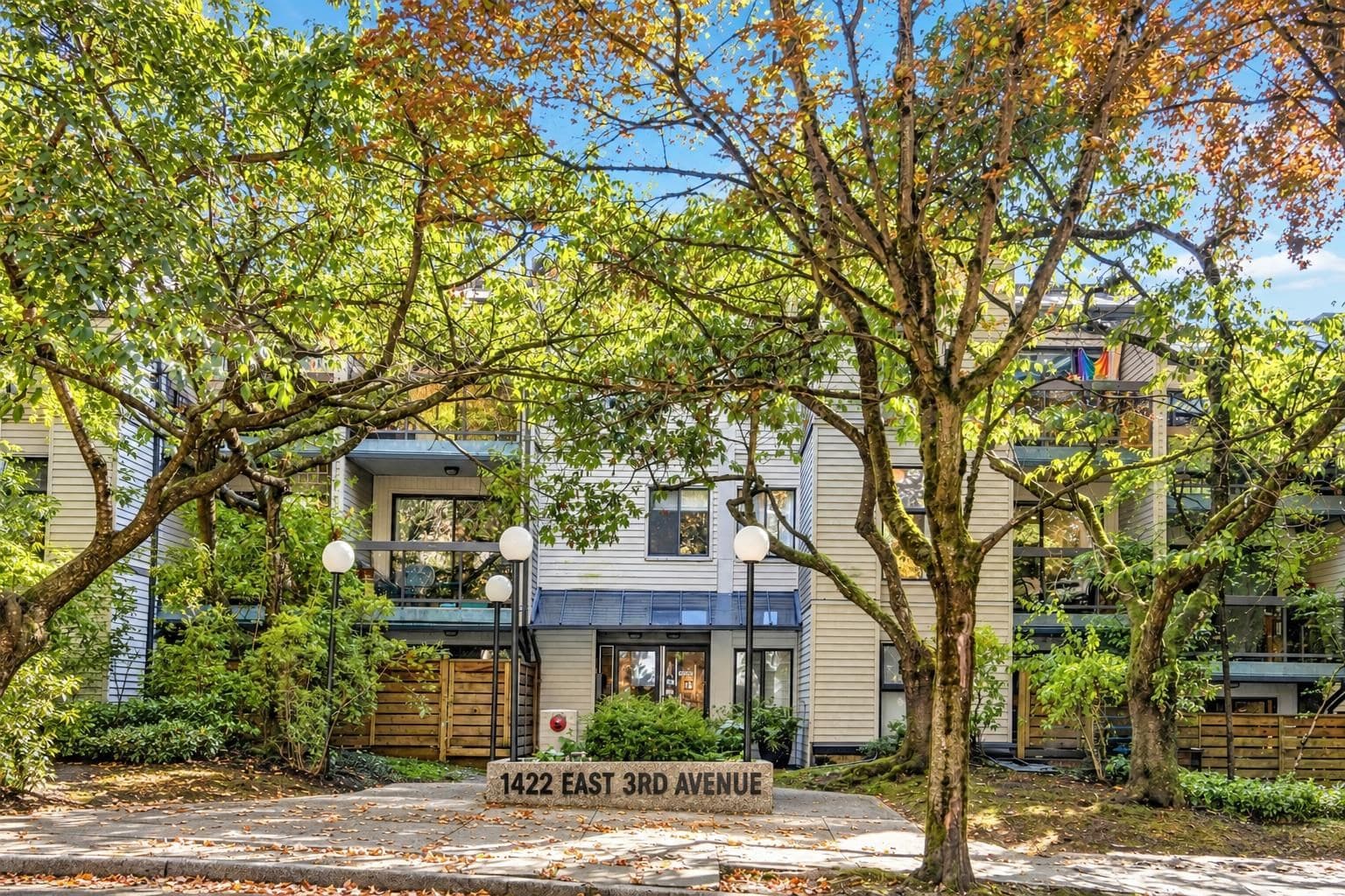 208 - 1422 E 3rd Avenue, Vancouver, V5N 5R5 — photo 1