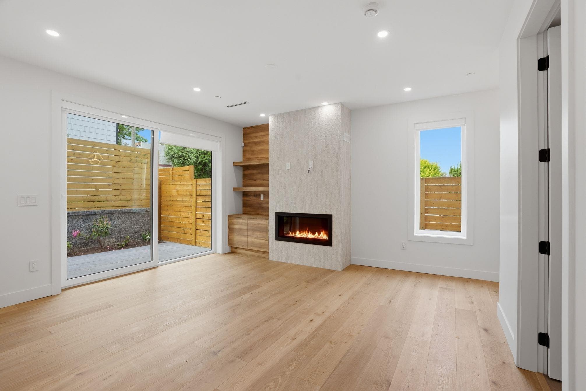 2 - 2438 E 20th Avenue, Vancouver