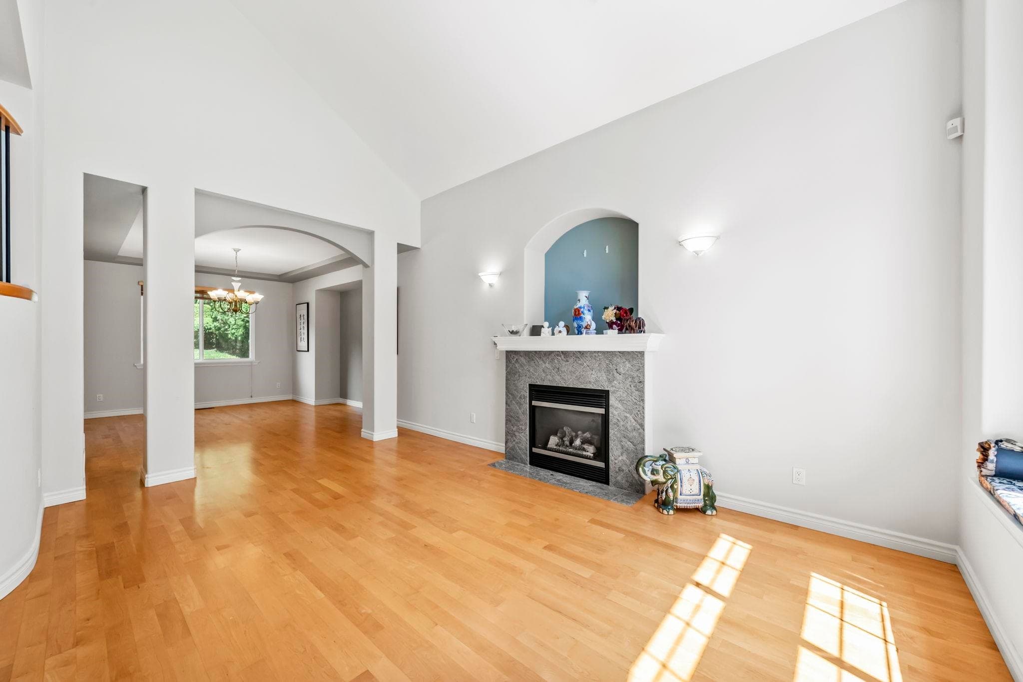 16 Wilkes Creek Drive, Port Moody, V3H 4Z6 — photo 3