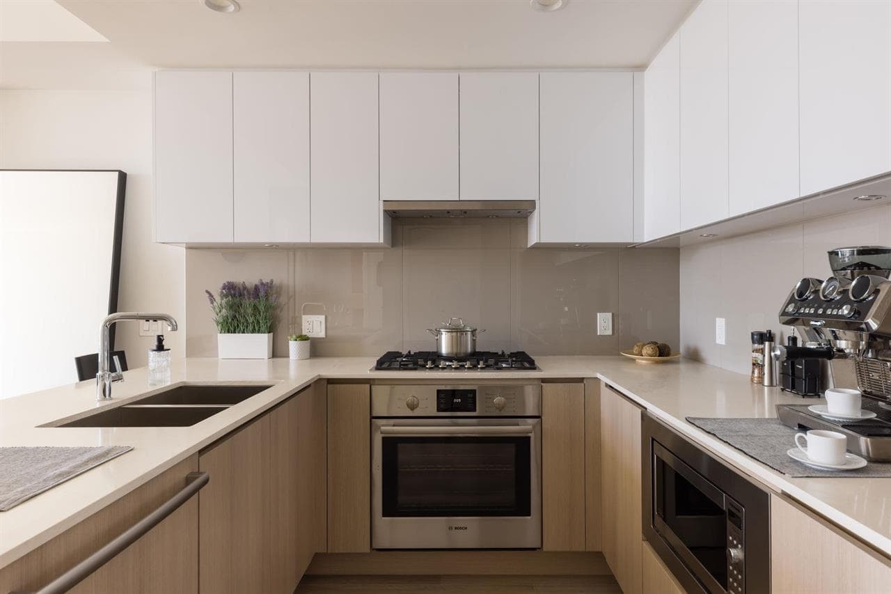 1507 - 618 Carnarvon Street, New Westminster, V3M 0N9 — photo 2