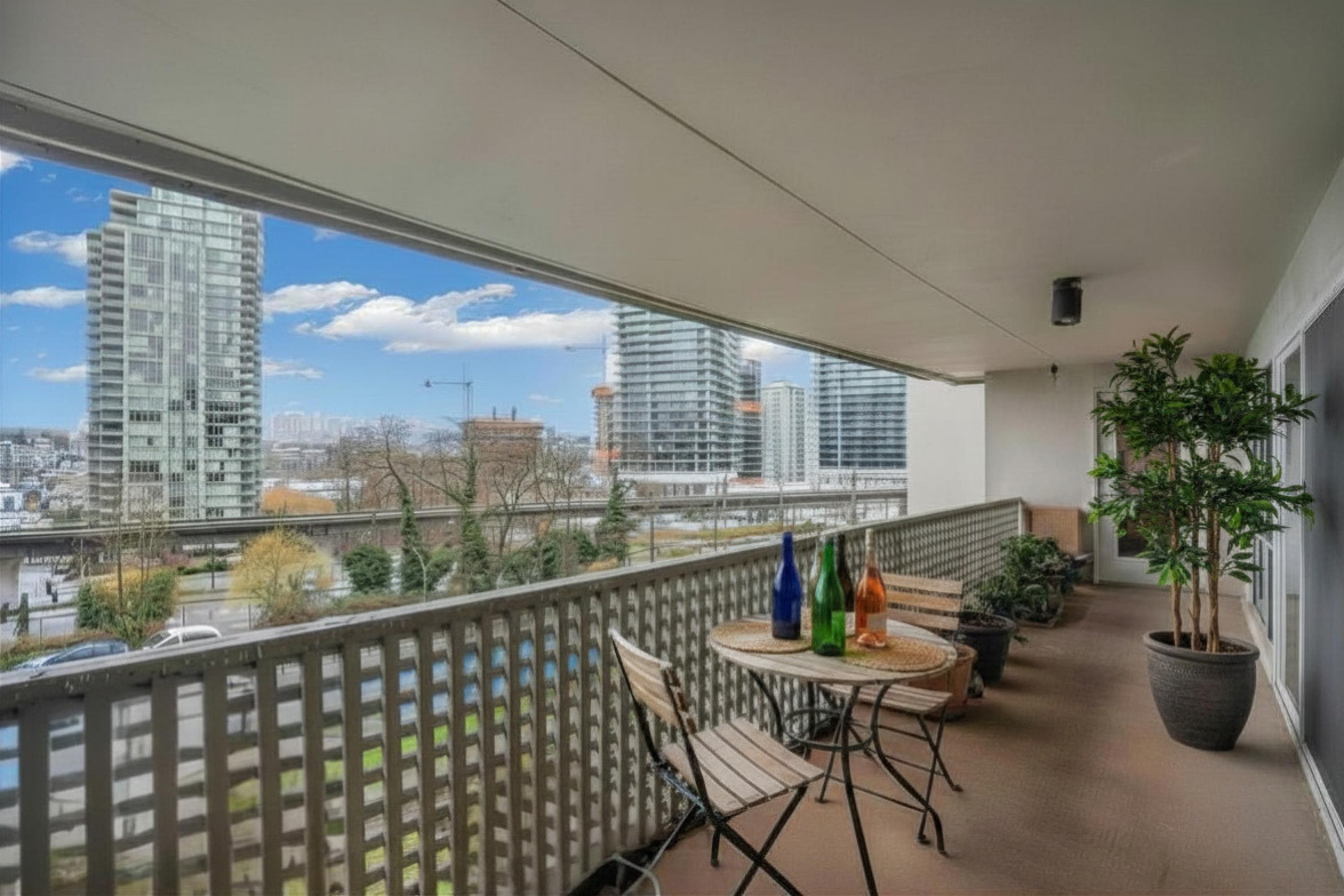 4941 Lougheed Highway, Burnaby, V5B 4S6 — photo 2