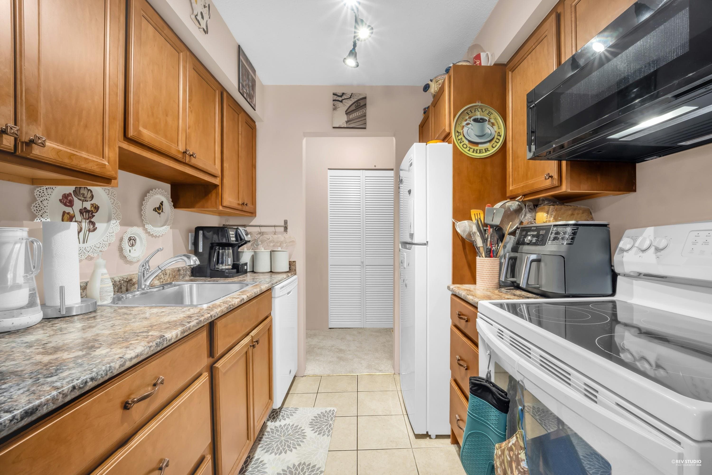 4941 Lougheed Highway, Burnaby, V5B 4S6 — photo 5
