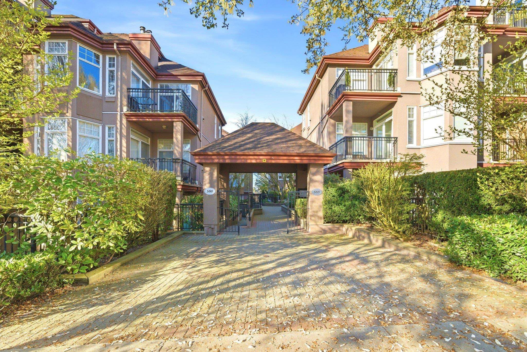 401 - 580 Twelfth Street, New Westminster, V3M 4H9 — photo 1