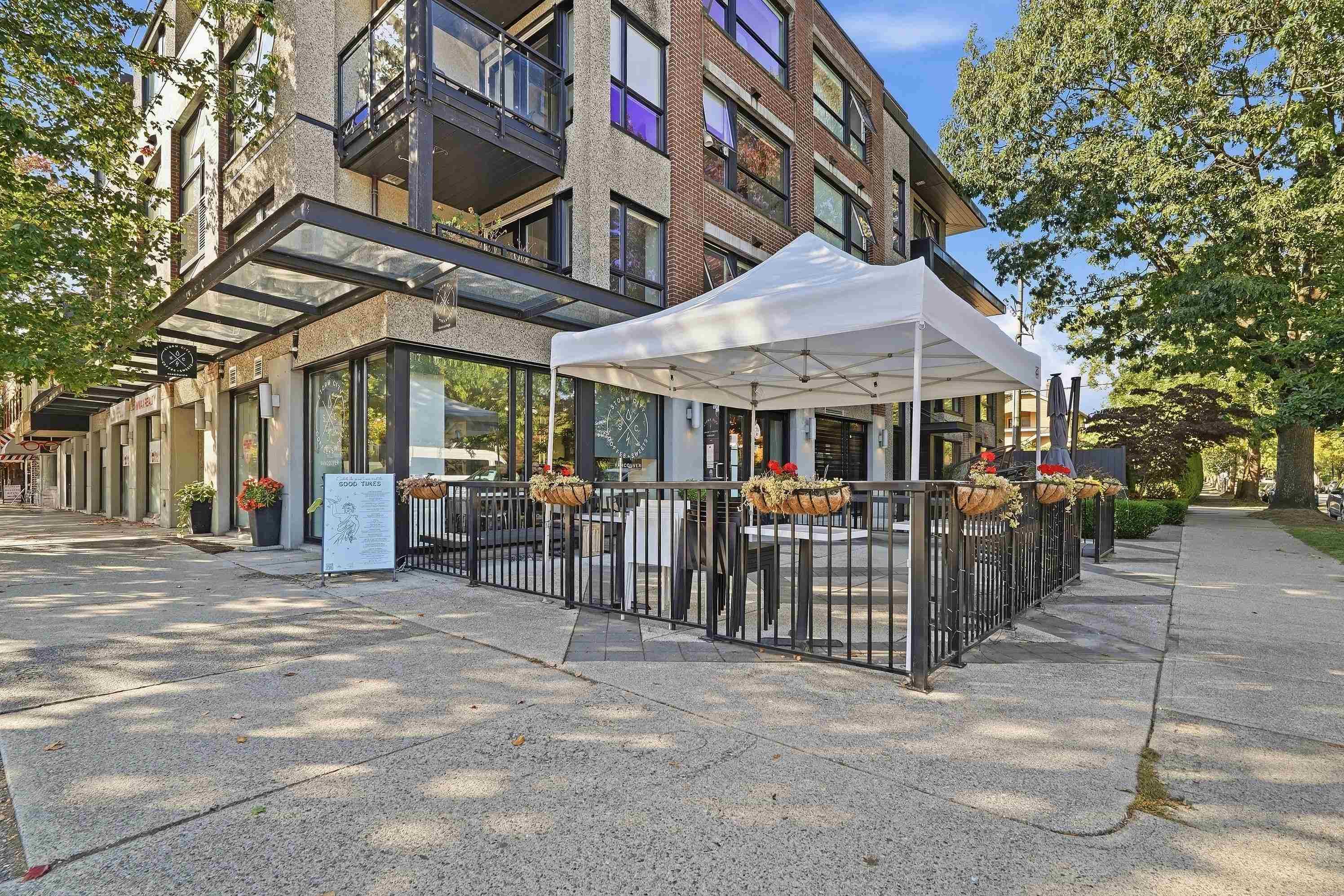203 - 2481 Waterloo Street, Vancouver, V6R 3H4 — photo 1