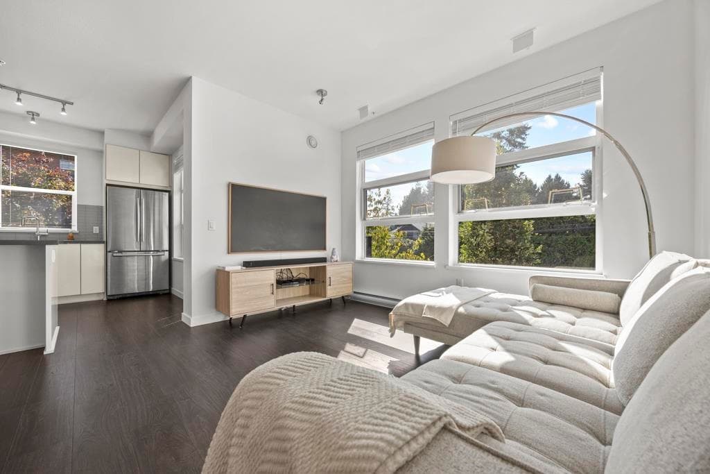 216 - 607 Cottonwood Avenue, Coquitlam, V3J 0H1 — photo 1