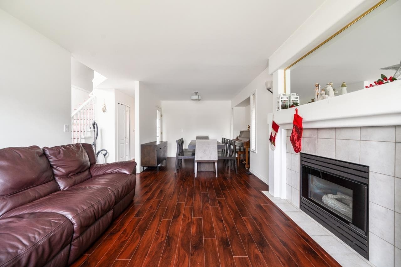 15476 110th Avenue, Surrey, V3R 0X1 — photo 5