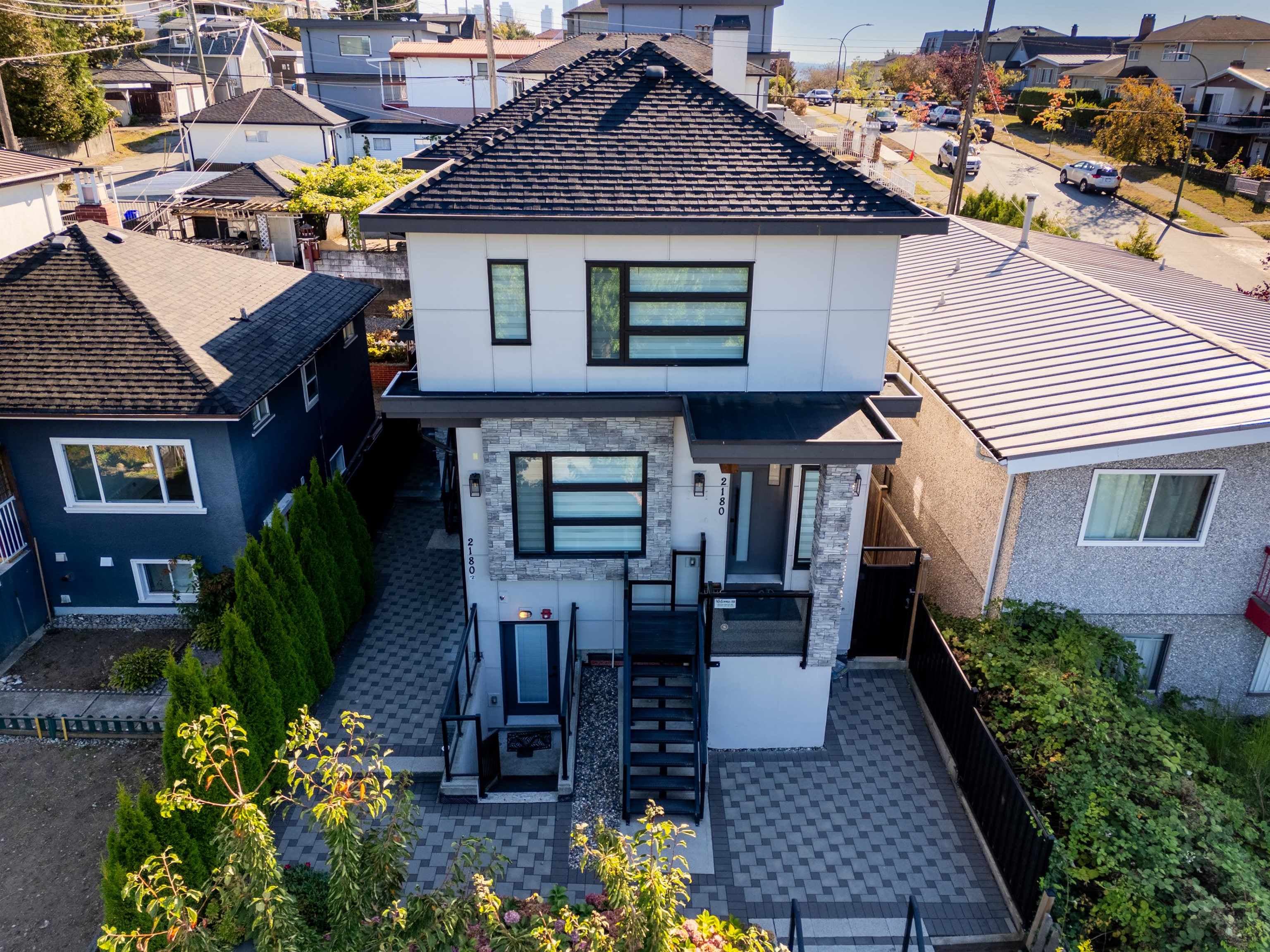 2178 Renfrew Street, Vancouver, V5M 3J5 — photo 1