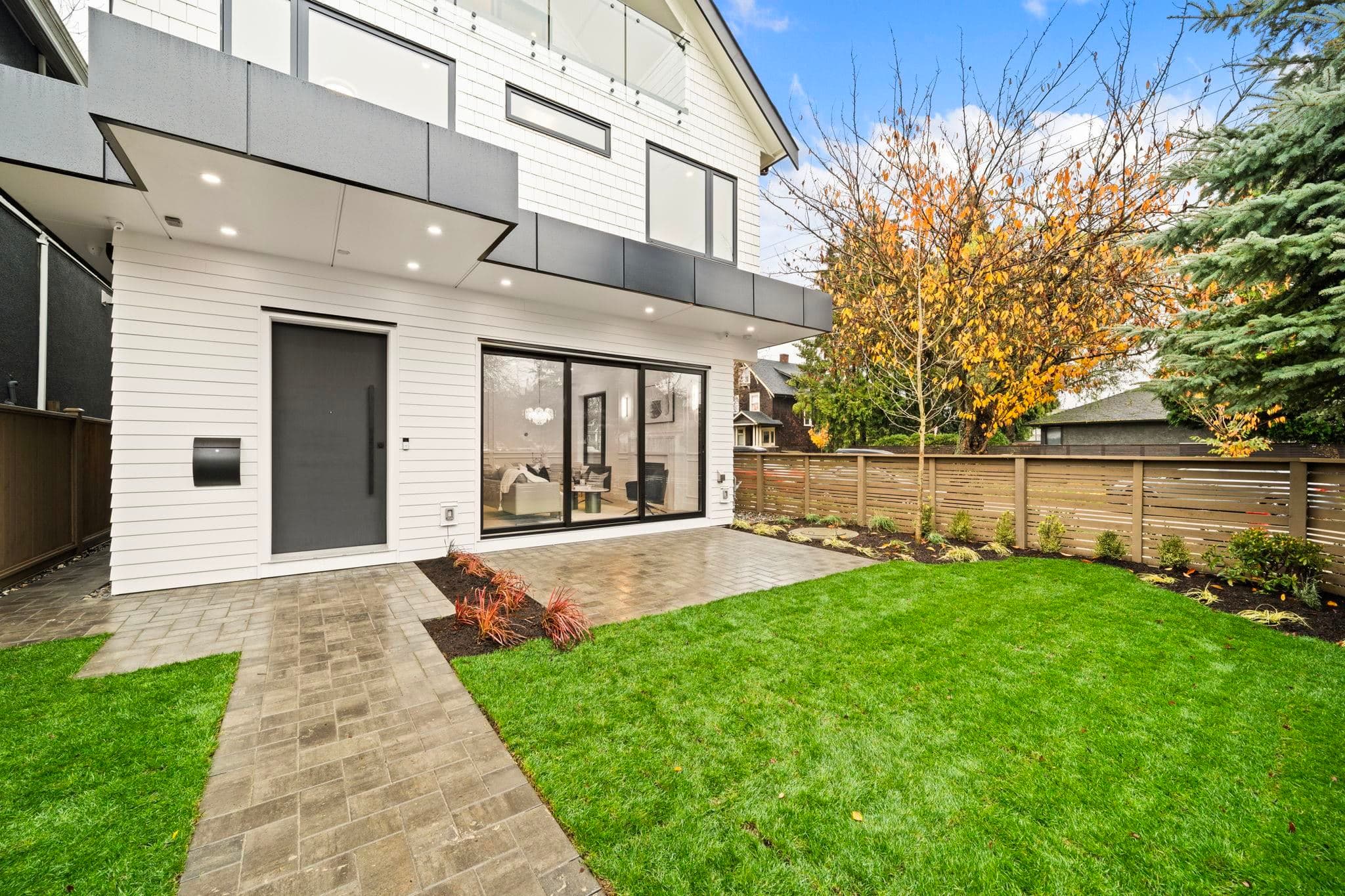 1095 E 14th Avenue, Vancouver, V5T 2P1 — photo 1