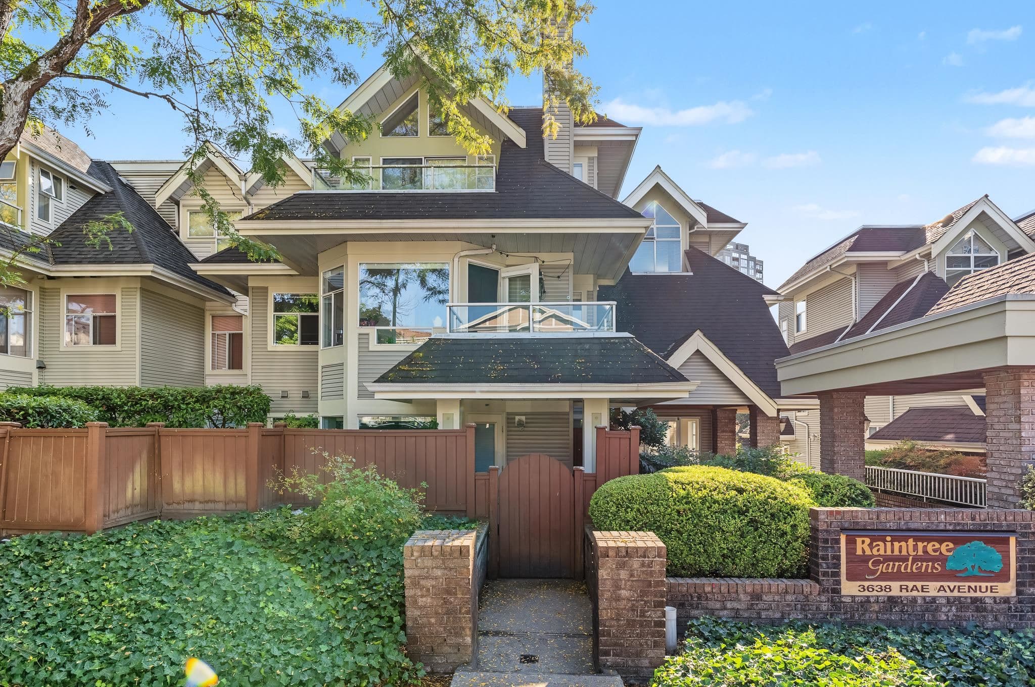 302 - 3638 Rae Avenue, Vancouver