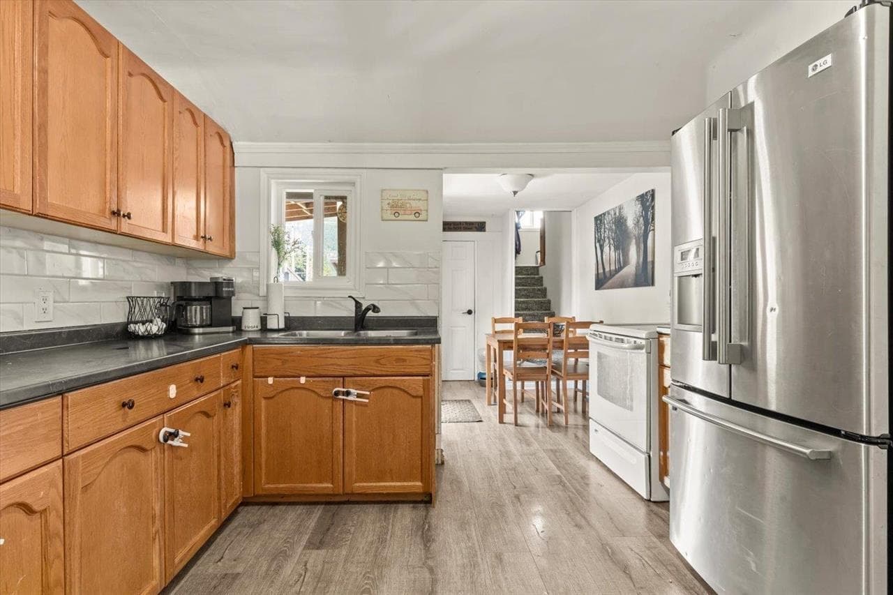 325 Hudson Bay Street, Hope, V0X 1L0 — photo 2