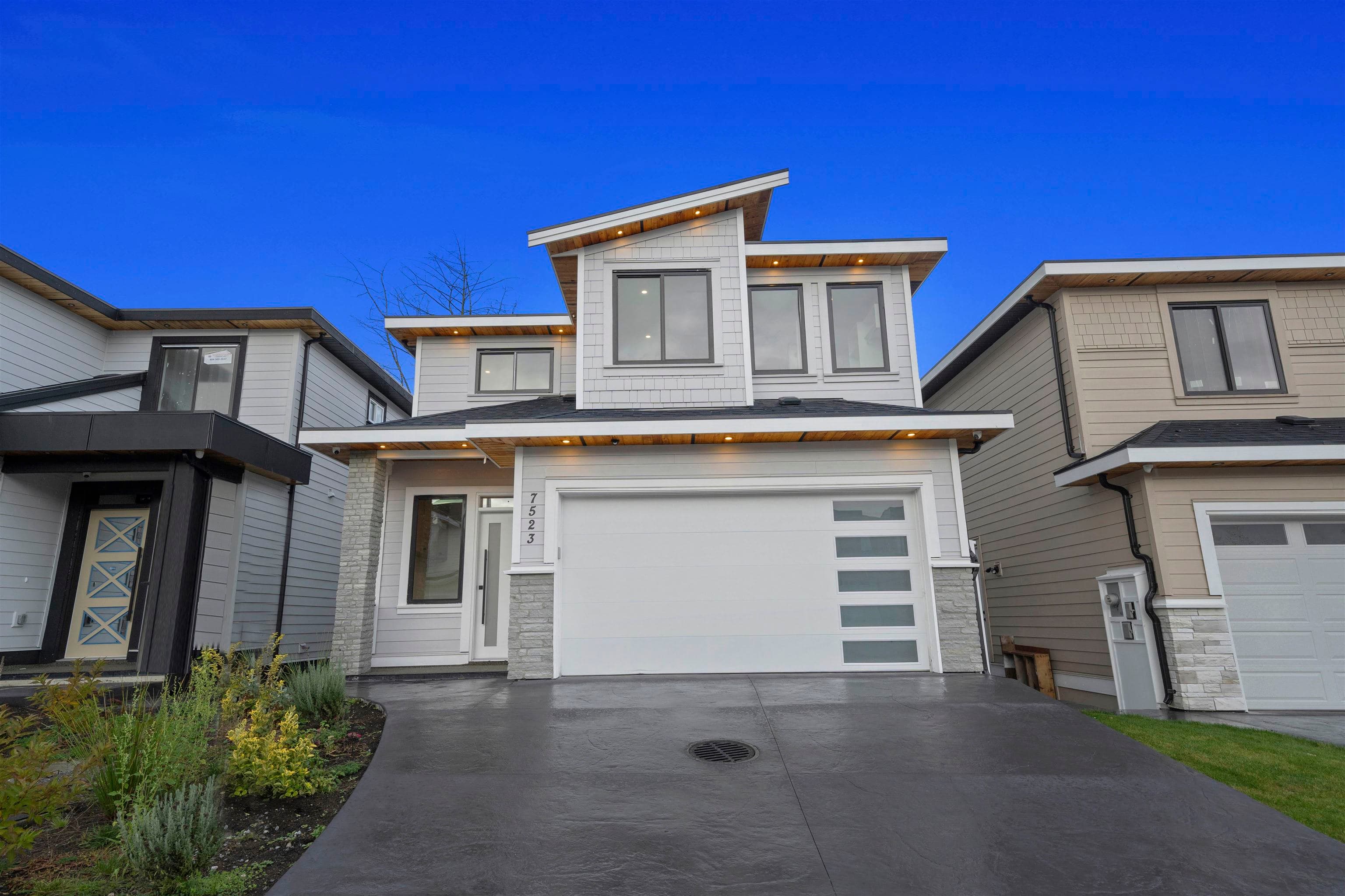 7523 205 Street, Langley, V2Y 1V5 — photo 1