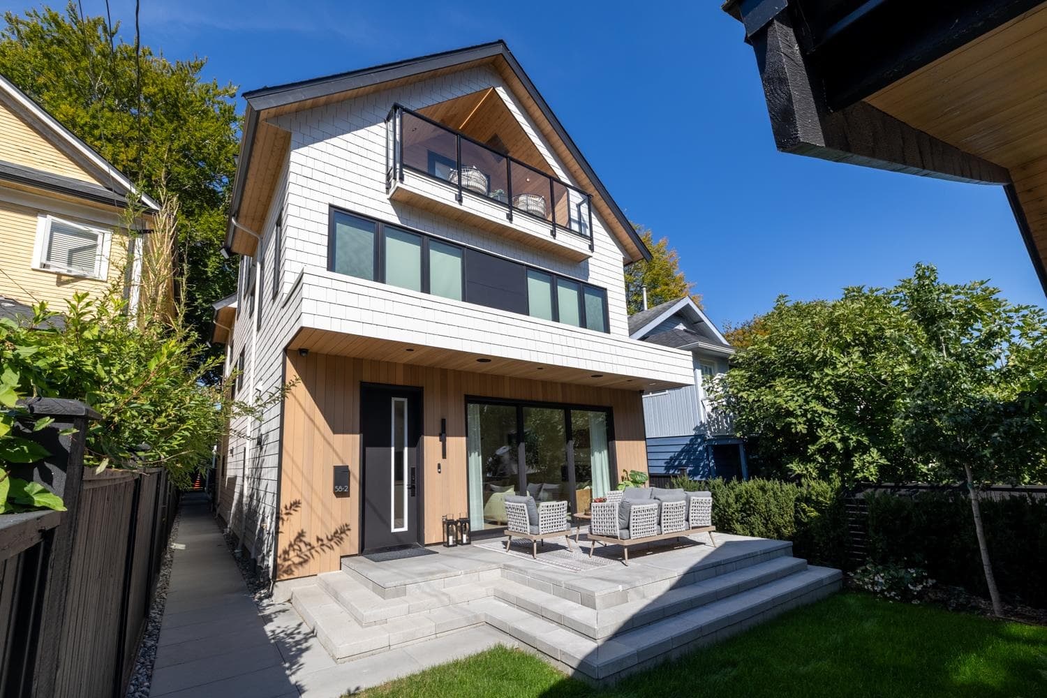 2 - 58 E 40th Avenue, Vancouver