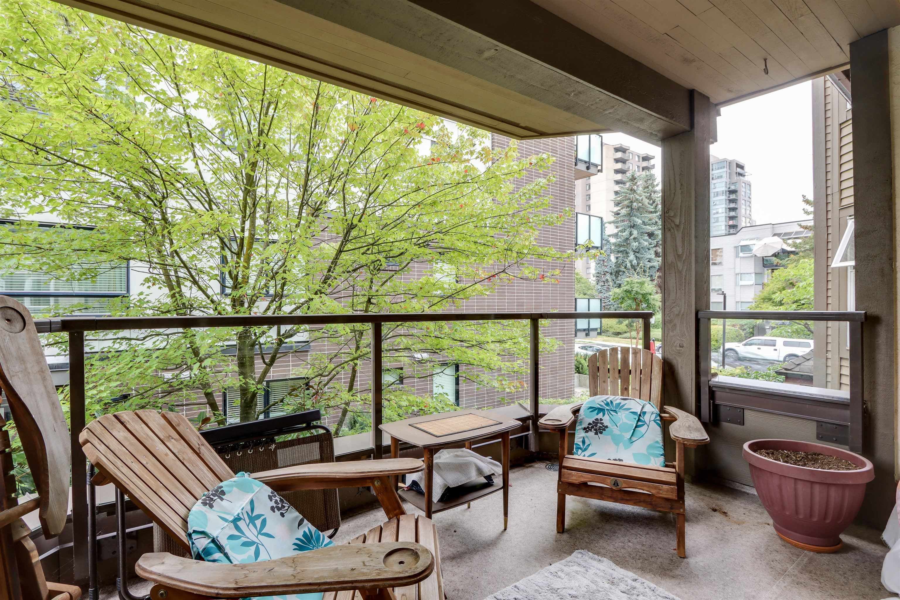 205 - 1535 Chesterfield Avenue, North Vancouver, V7M 2N5 — photo 1