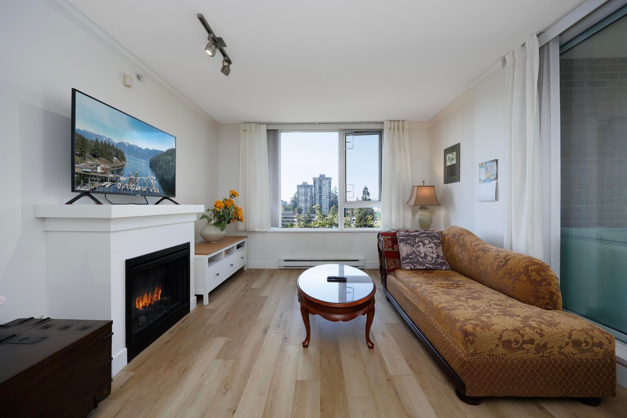 305 - 9868 Cameron Street, Burnaby, V5J 0A5 — photo 2