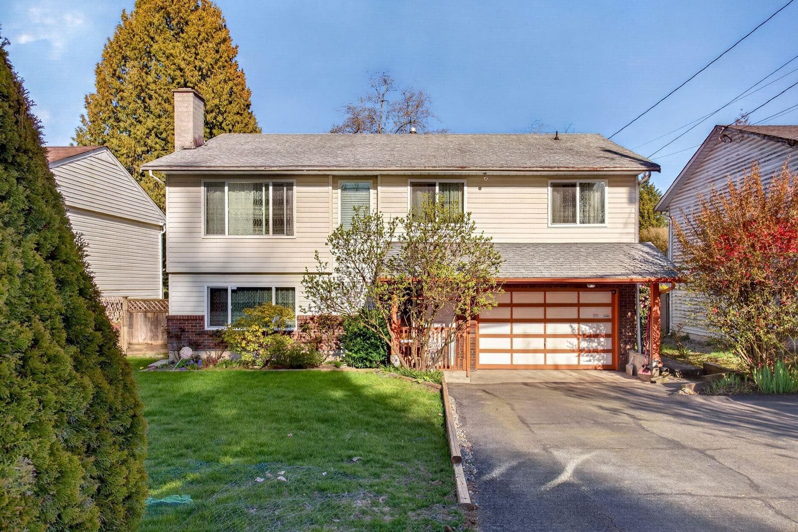 10842 144a Street, Surrey, V3R 3R1 — photo 1
