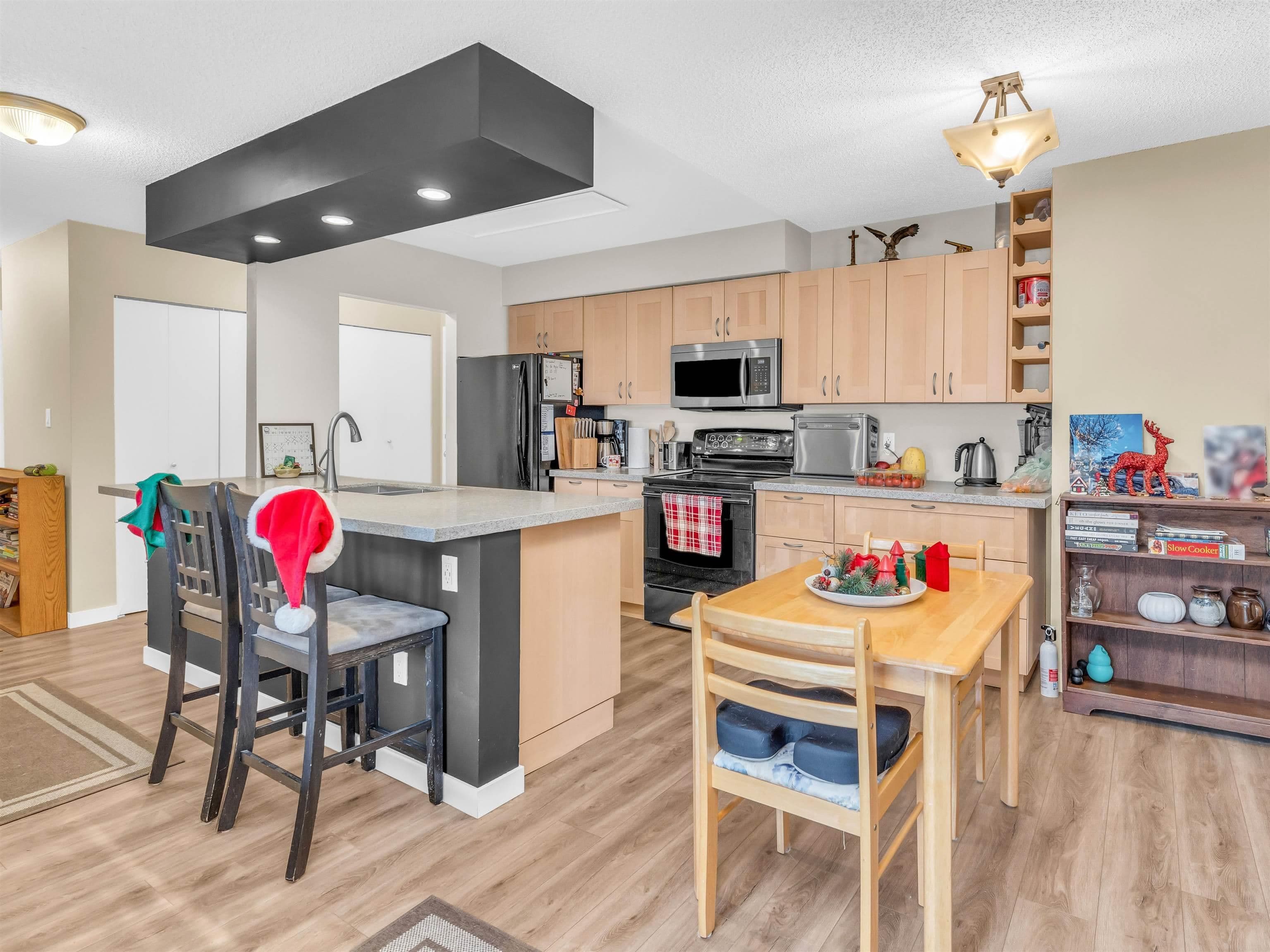 417 - 1210 Pacific Street, Coquitlam, V3B 6K3 — photo 2