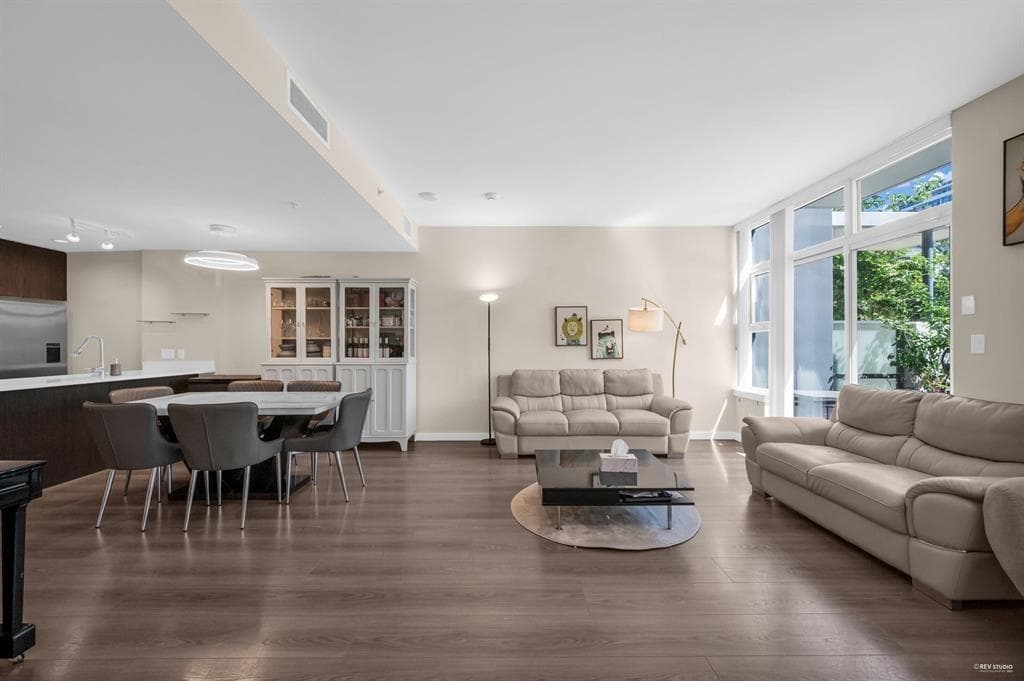 TH16 - 8677 Capstan Way, Richmond, V6X 0N6 — photo 2