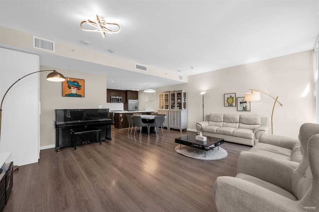 TH16 - 8677 Capstan Way, Richmond, V6X 0N6 — photo 1
