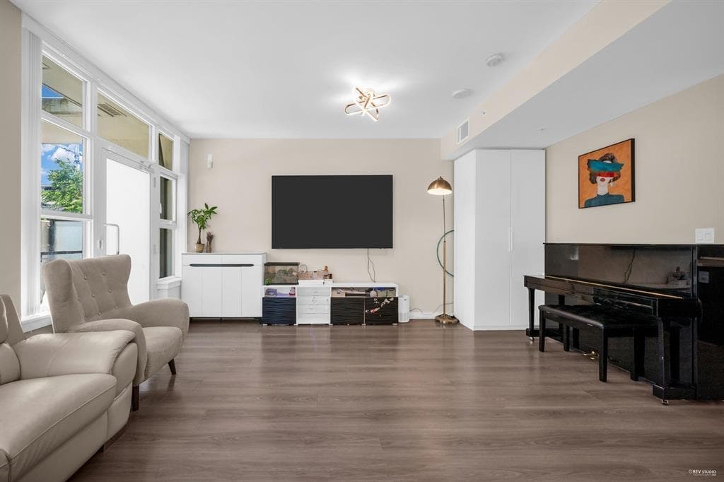 TH16 - 8677 Capstan Way, Richmond, V6X 0N6 — photo 5