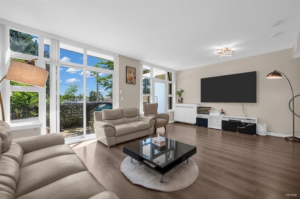 TH16 - 8677 Capstan Way, Richmond, V6X 0N6 — photo 4