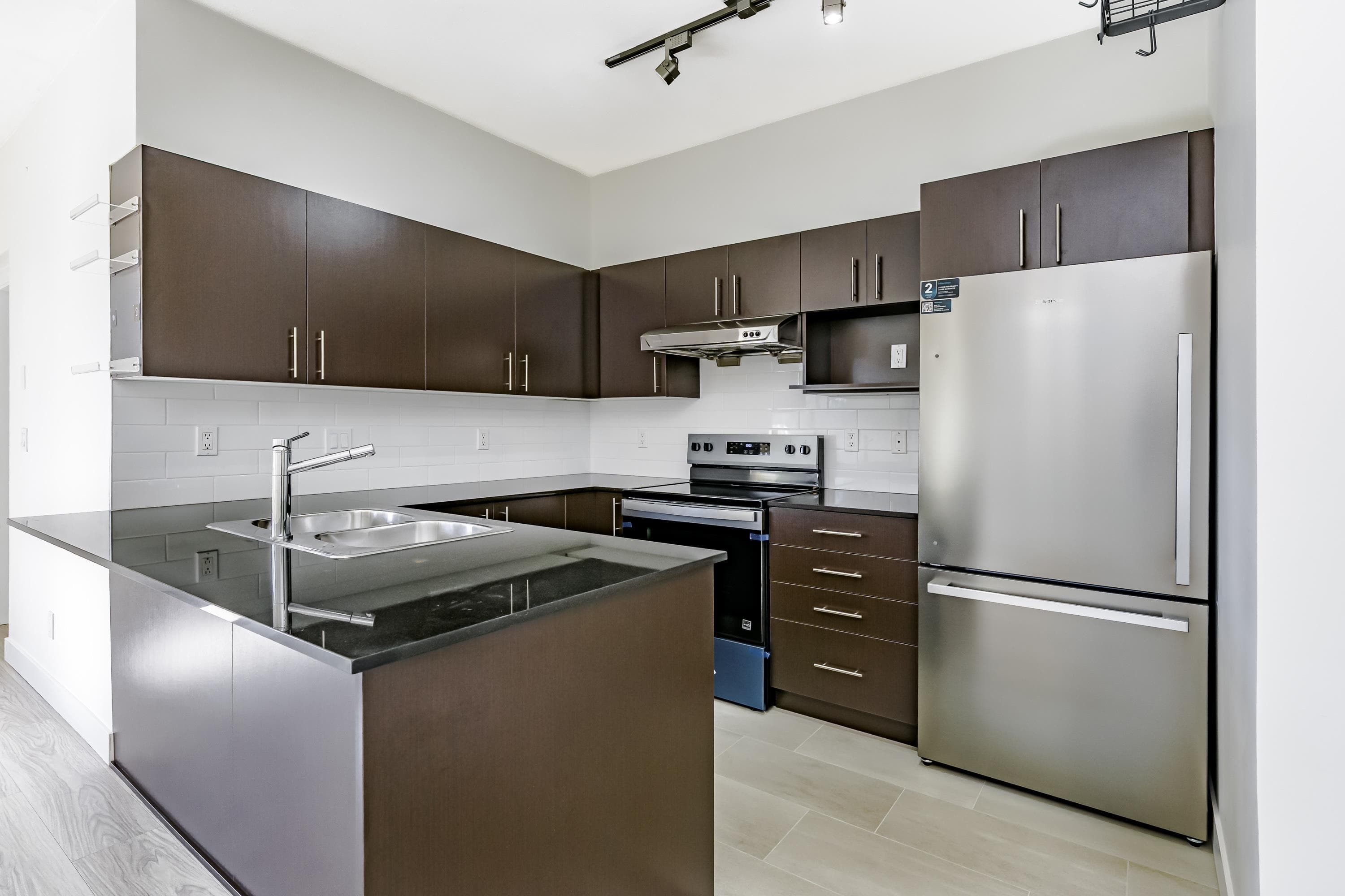 107 - 1633 Mackay Avenue, North Vancouver, V7P 0A2 — photo 3