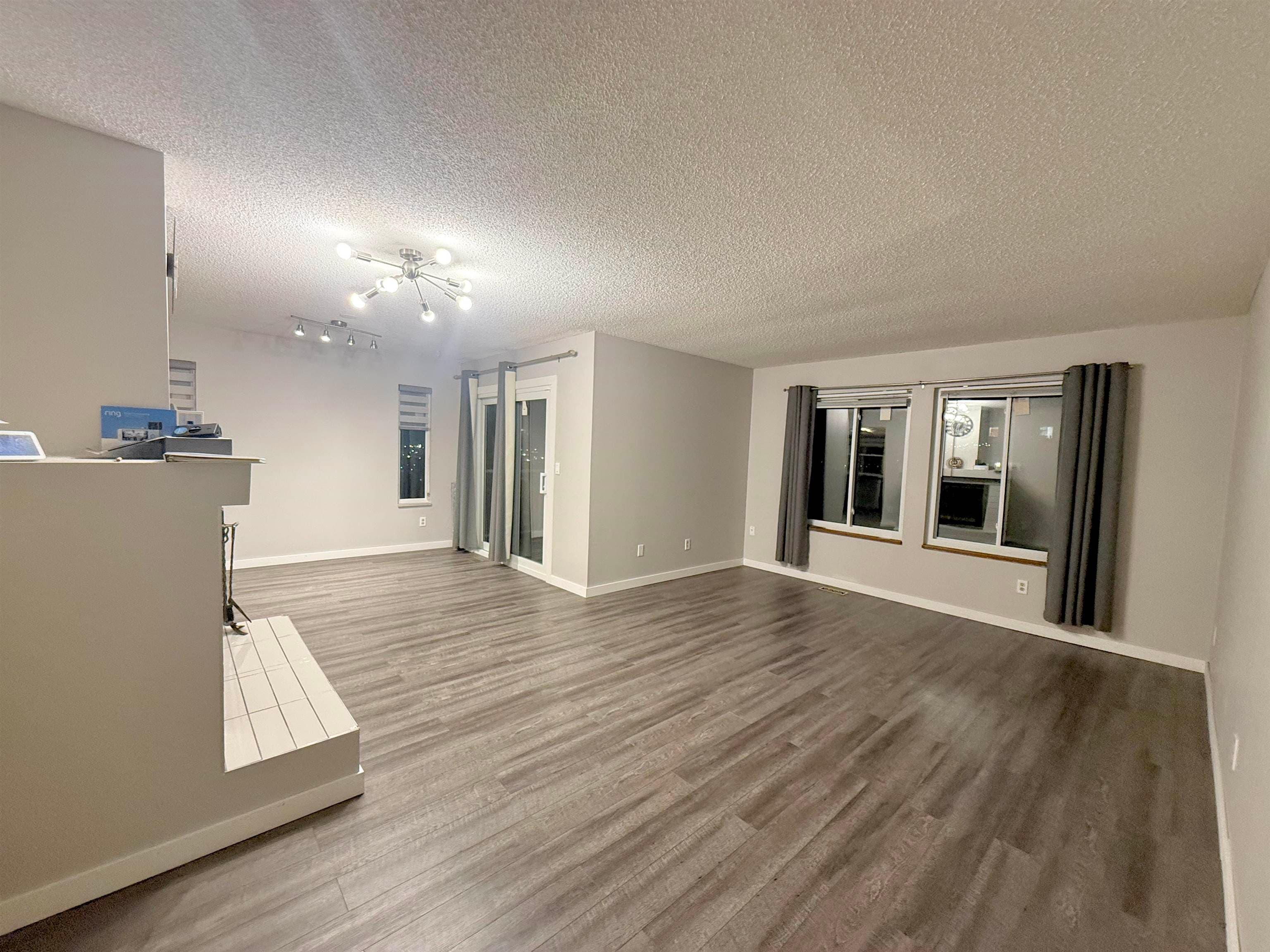 Up - 2217 Hillside Avenue, Coquitlam, V3K 1L3 — photo 3