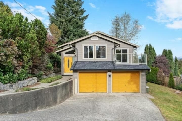 Up - 2217 Hillside Avenue, Coquitlam