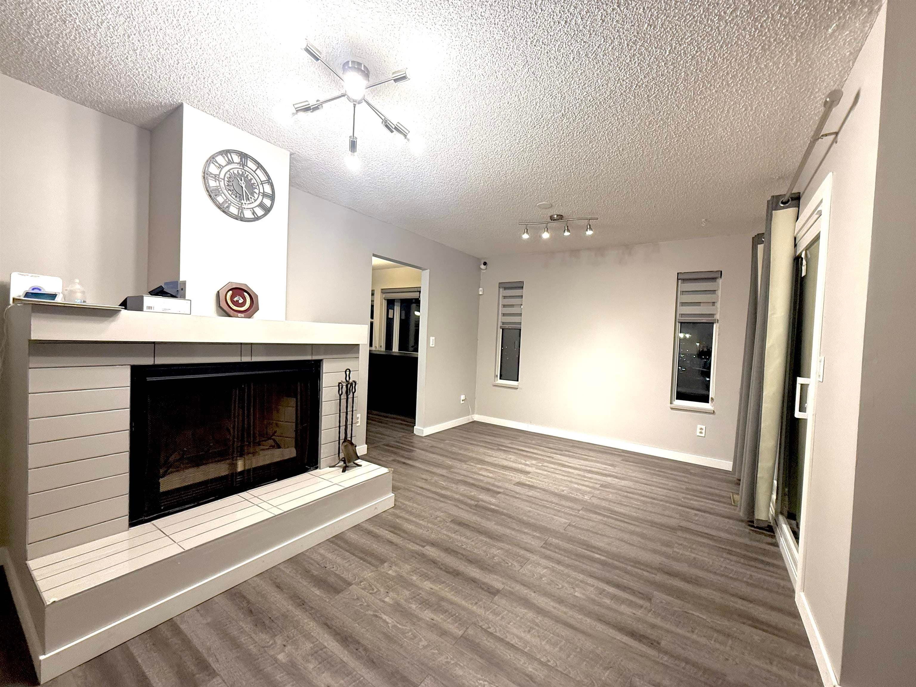 Up - 2217 Hillside Avenue, Coquitlam, V3K 1L3 — photo 4