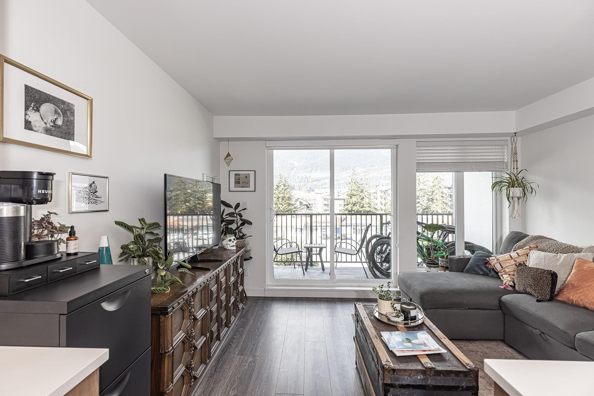 307 - 1365 Pemberton Avenue, Squamish, V8B 1B7 — photo 1