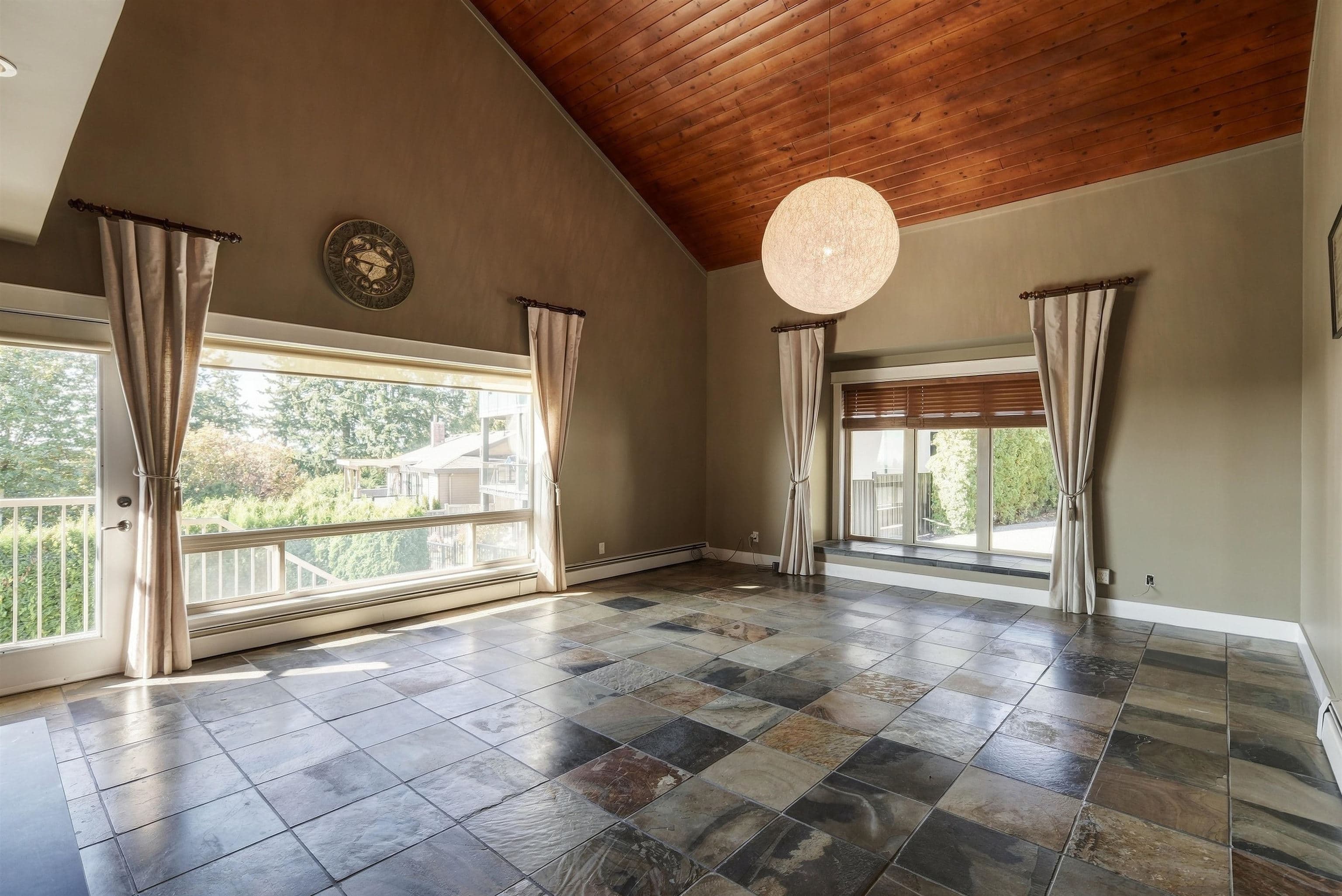 5575 Fairlight Crescent, Delta, V4E 1B3 — photo 4