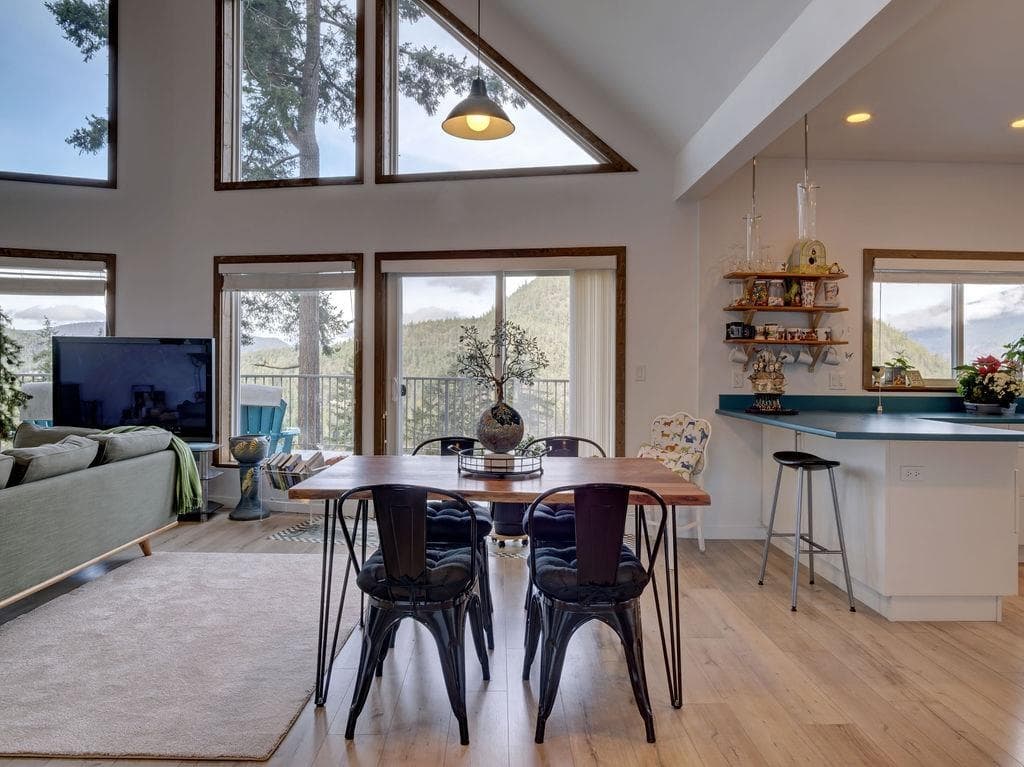 5280 Cecil Hill Road, Madeira Park, V0N 2H1 — photo 5