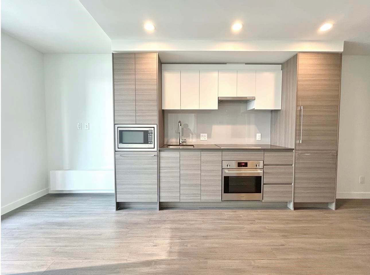 13xx - 13655 Fraser Highway, Surrey