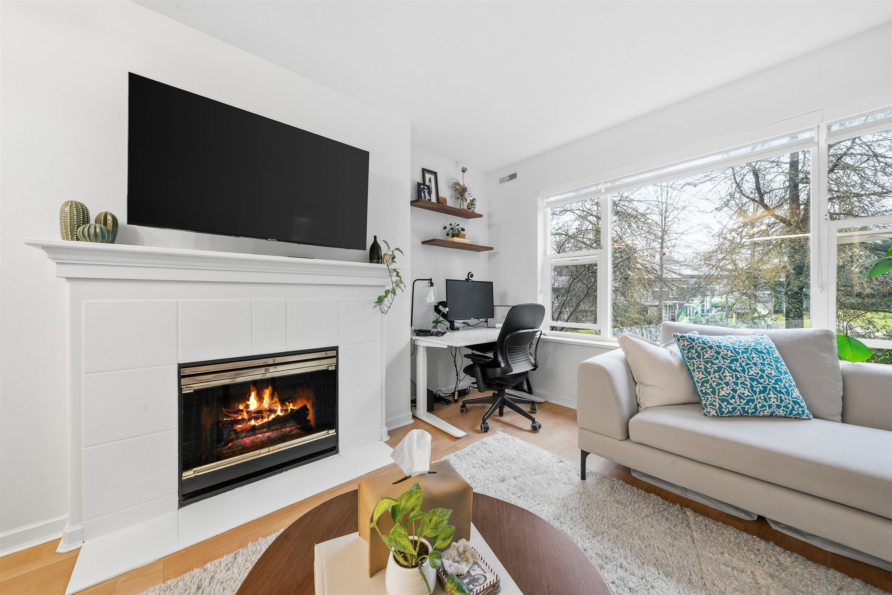 210 - 5281 Oakmount Crescent, Burnaby, V5H 4S7 — photo 3