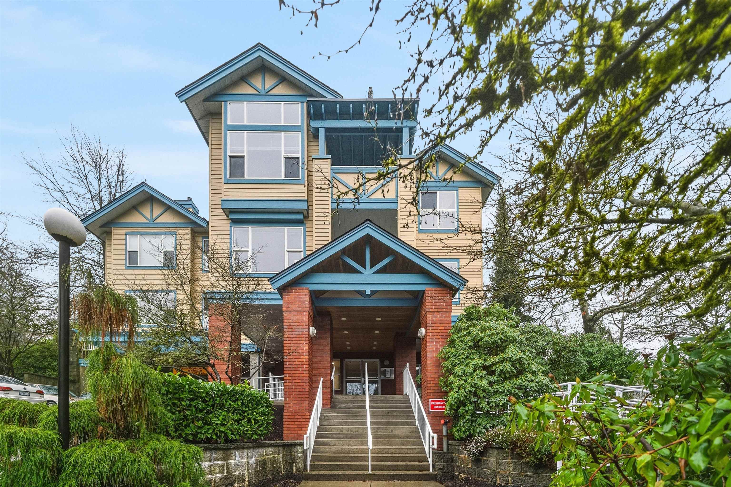 210 - 5281 Oakmount Crescent, Burnaby, V5H 4S7 — photo 1