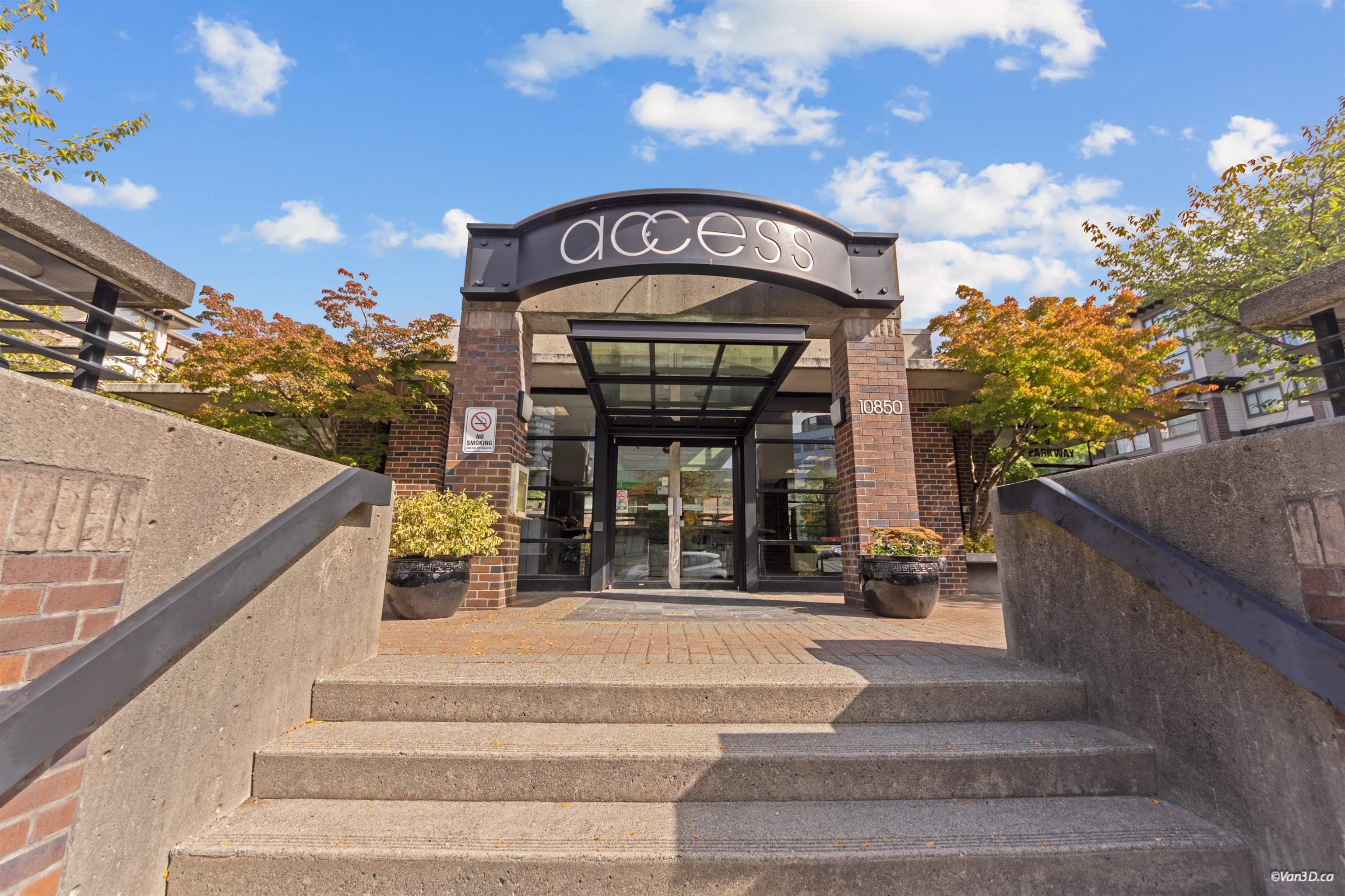 329 - 10838 City Parkway, Surrey, V3T 5X9 — photo 2