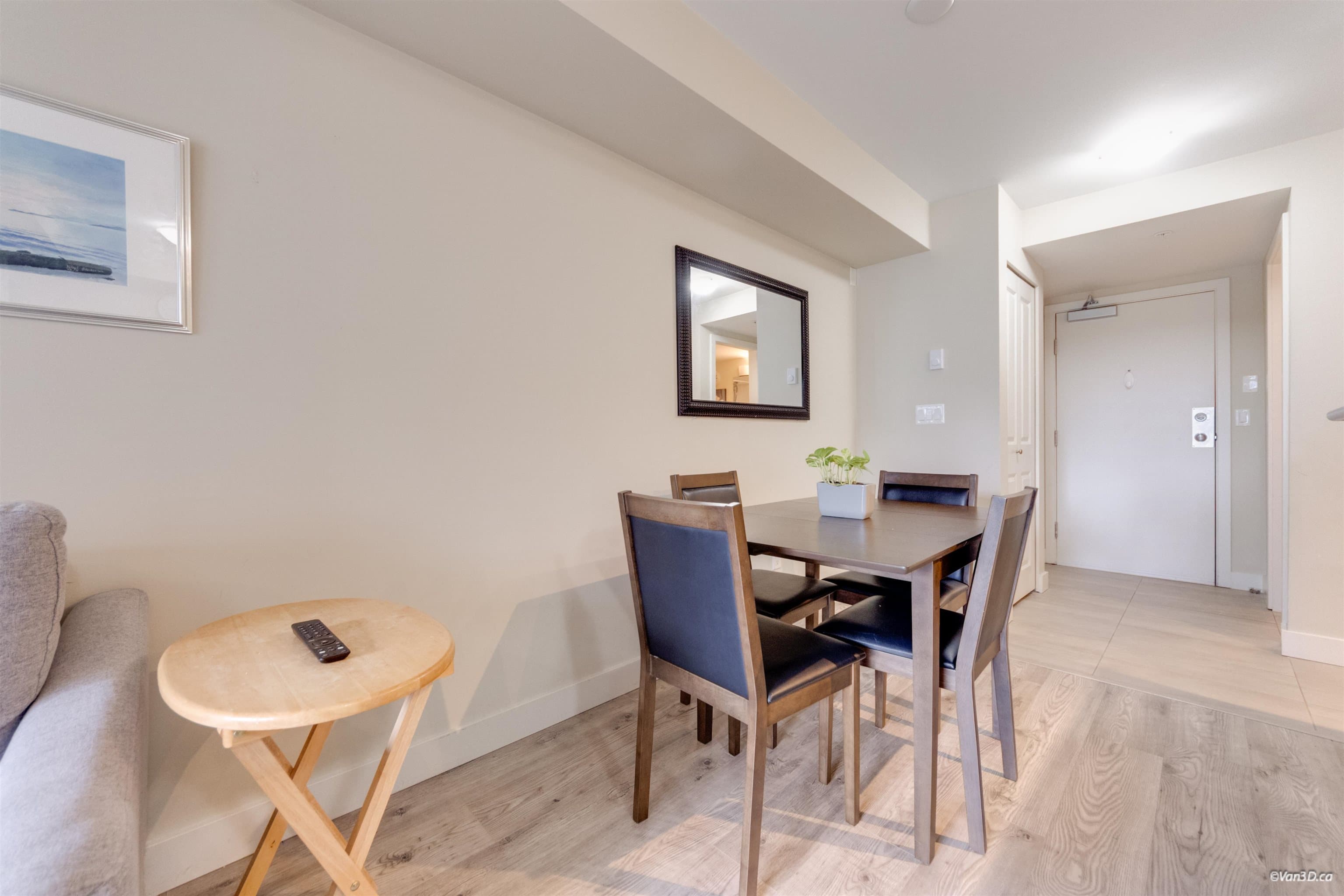 329 - 10838 City Parkway, Surrey, V3T 5X9 — photo 5