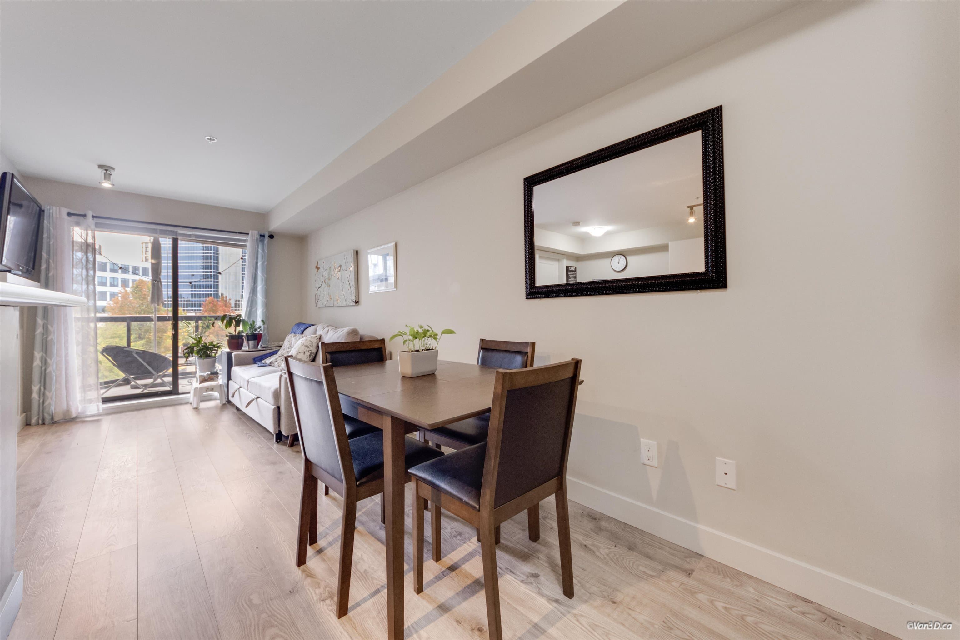 329 - 10838 City Parkway, Surrey, V3T 5X9 — photo 4