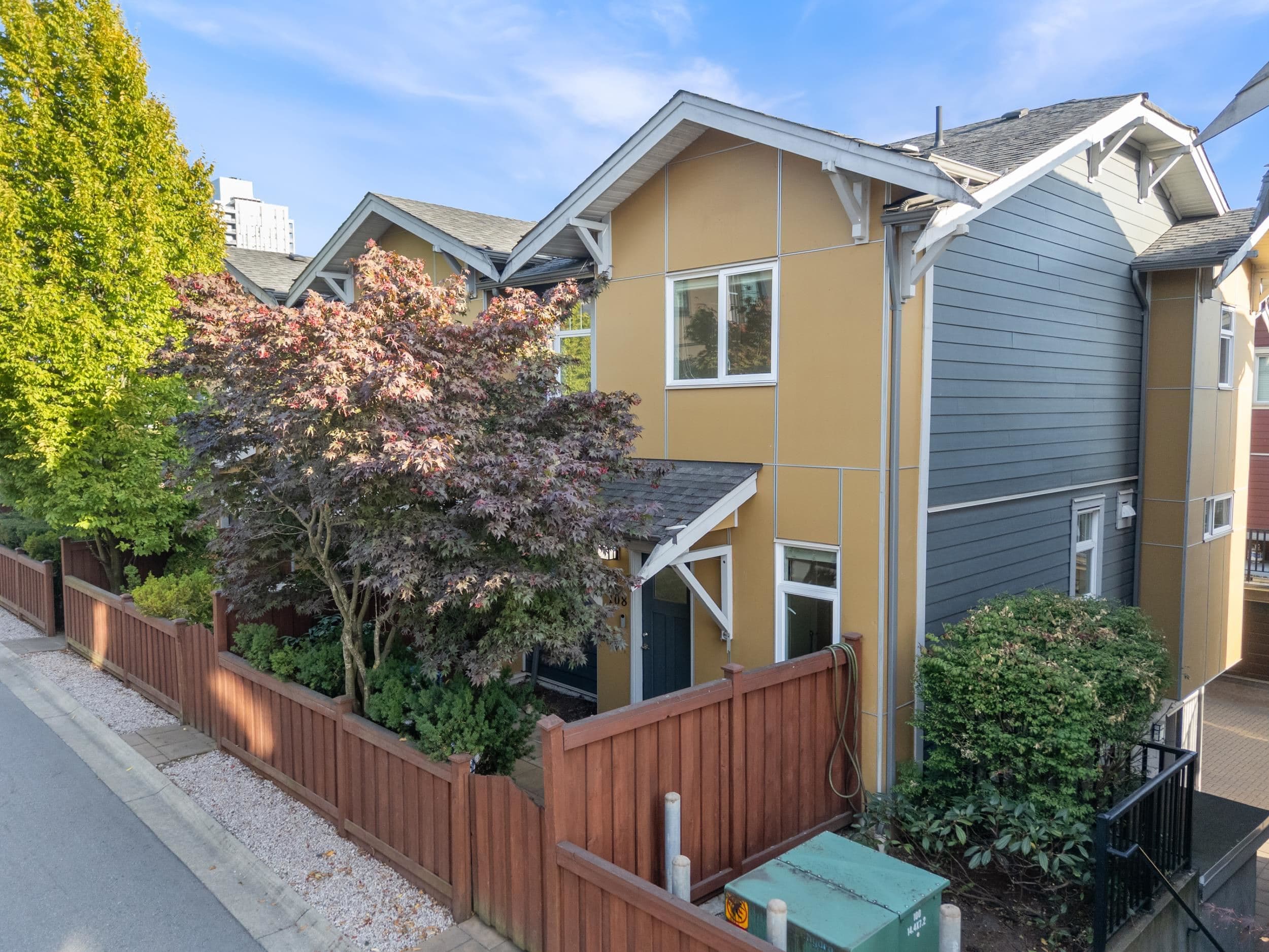 108 - 801 Roderick Avenue, Coquitlam, V3K 1P7 — photo 2