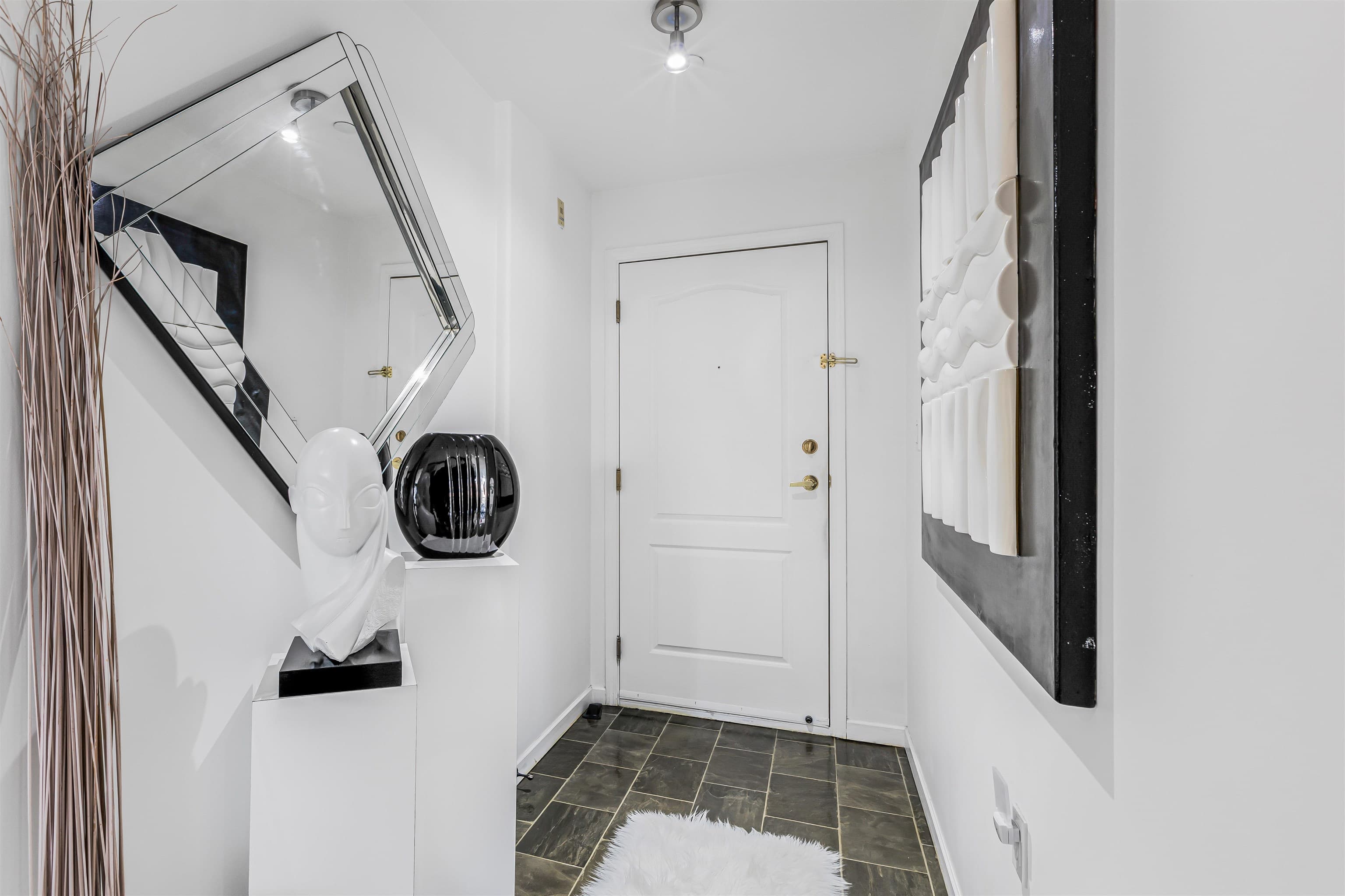 206 - 15290 18th Avenue, Surrey, V4A 1W8 — photo 2