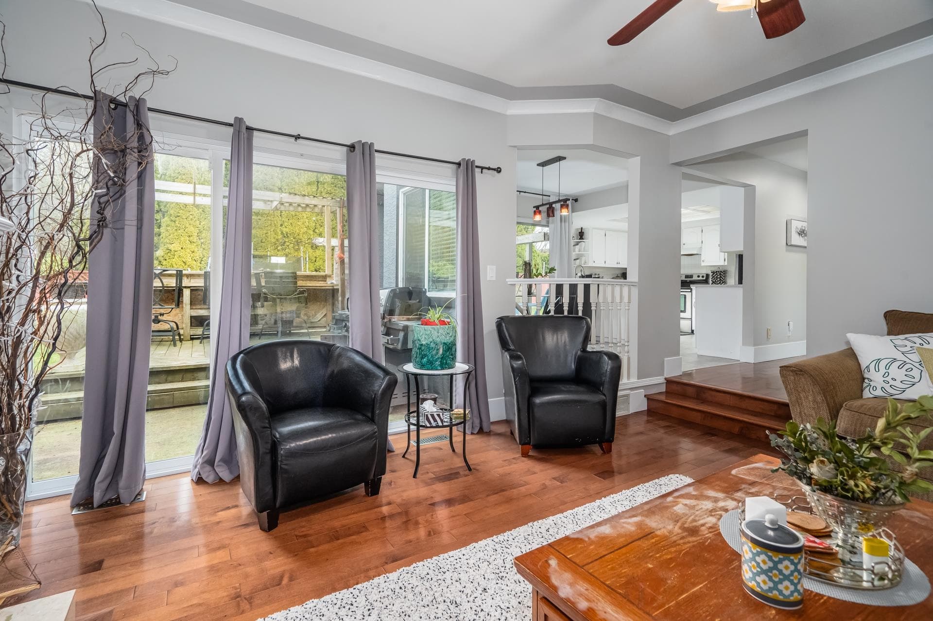 2237 Mountain Drive, Abbotsford, V3G 1E3 — photo 2