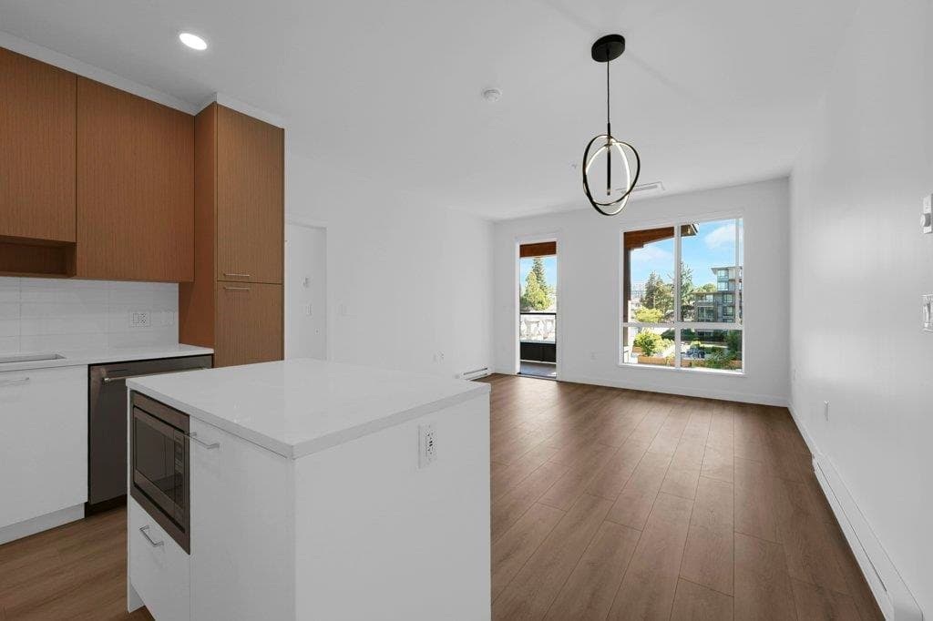 421 - 7588 16th Street, Burnaby, V3N 0H8 — photo 2