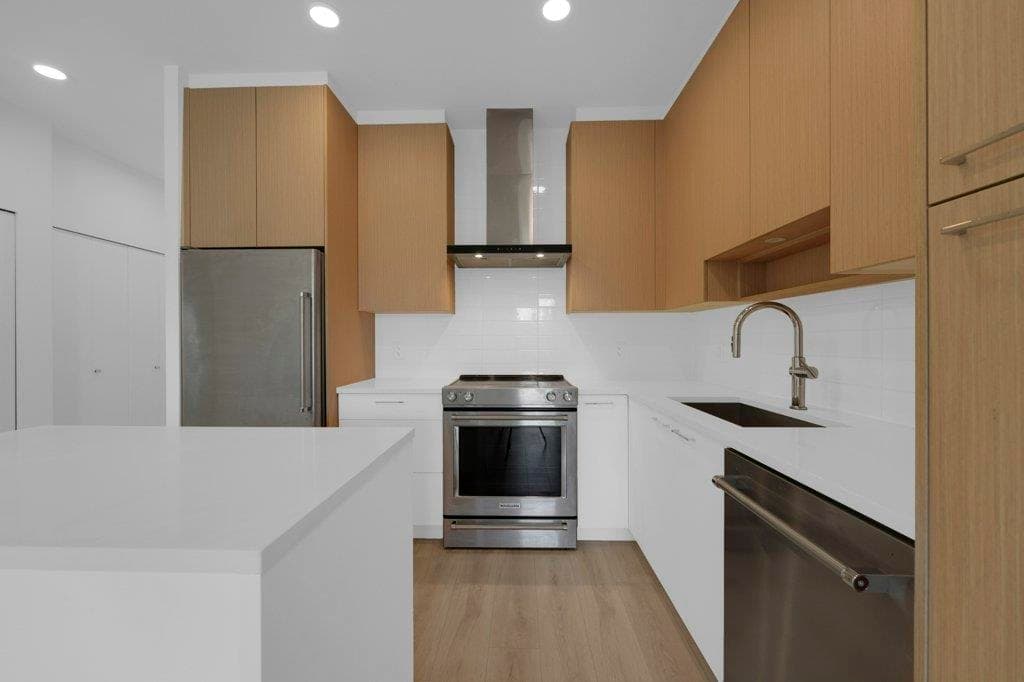421 - 7588 16th Street, Burnaby, V3N 0H8 — photo 4