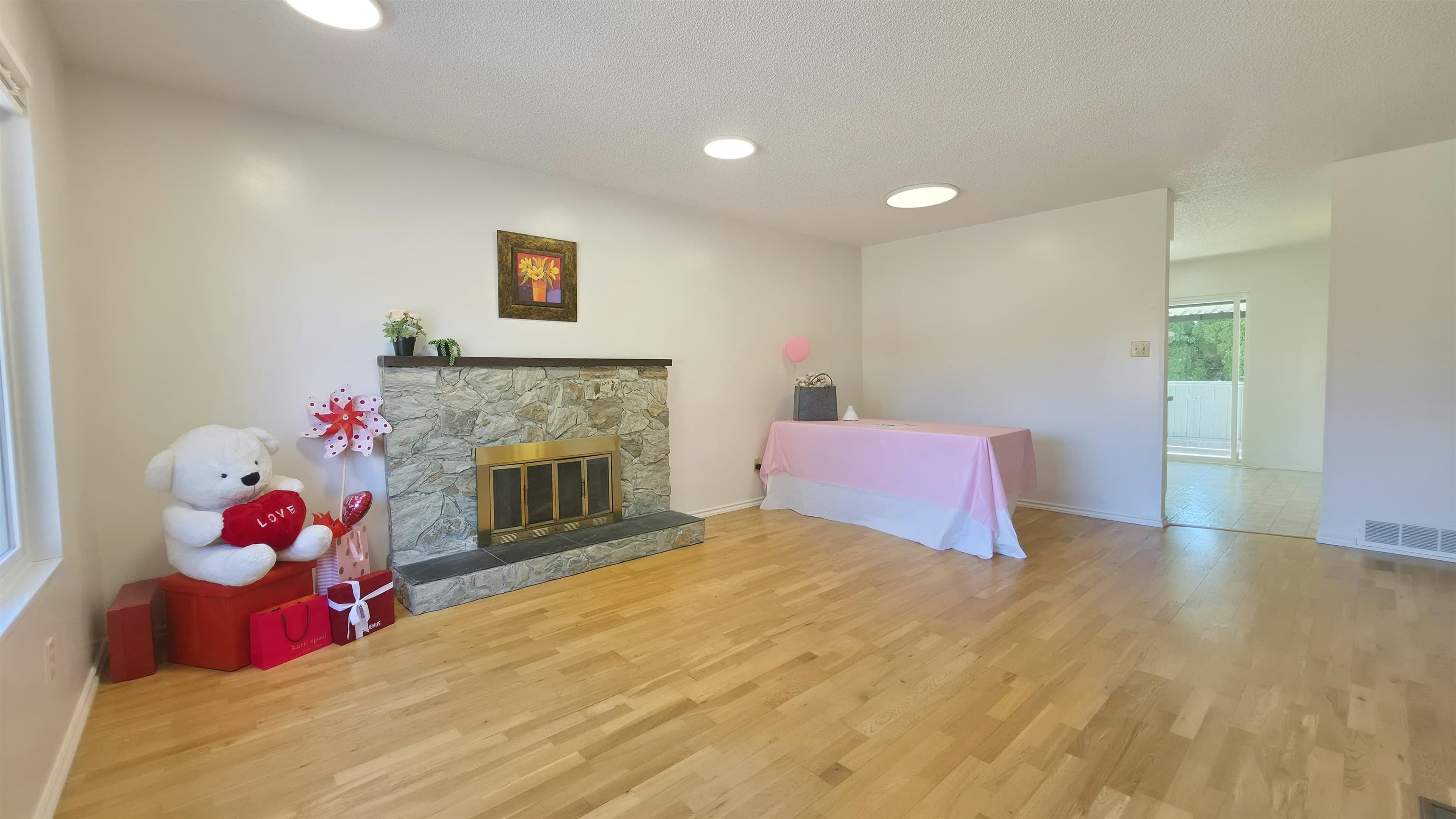 3220 Harwood Avenue, Coquitlam, V3E 1T8 — photo 3