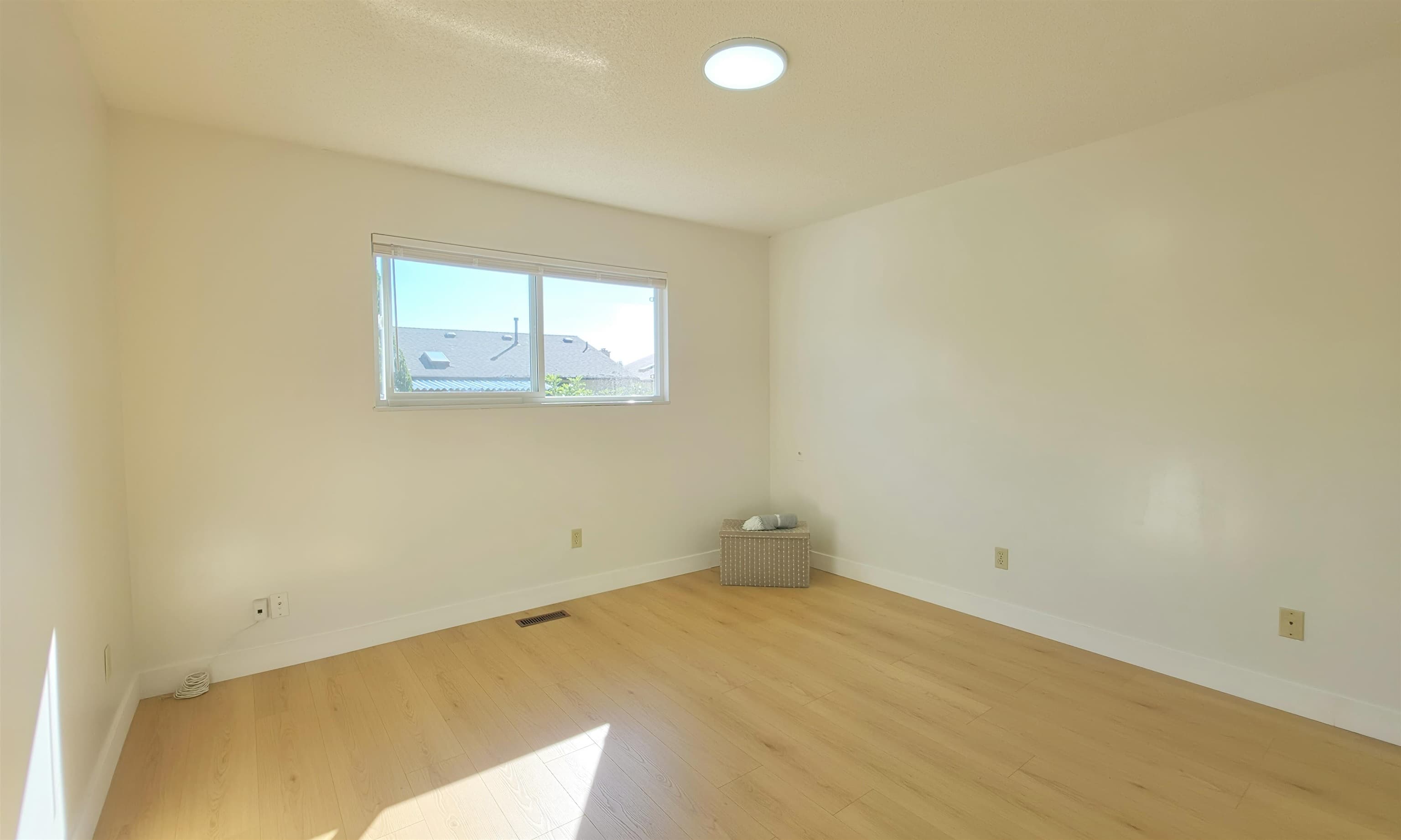3220 Harwood Avenue, Coquitlam, V3E 1T8 — photo 5