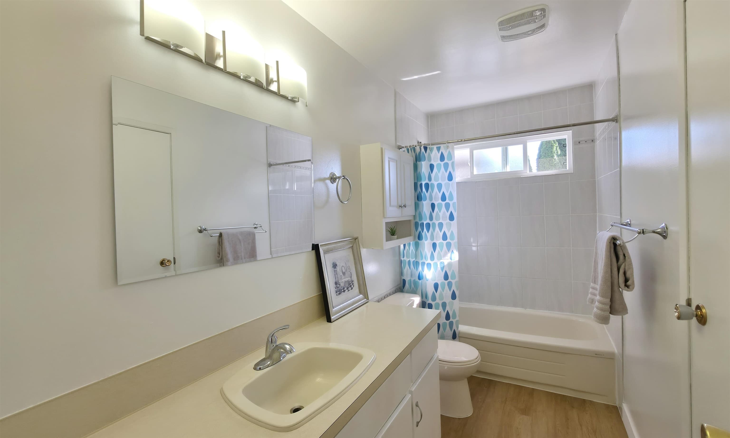 3220 Harwood Avenue, Coquitlam, V3E 1T8 — photo 4