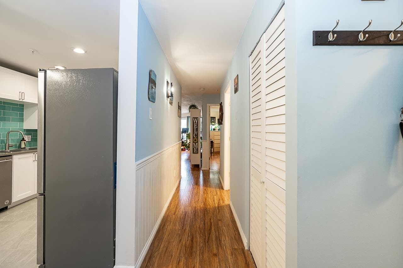 201 - 1440 George Street, White Rock, V4B 4A3 — photo 2