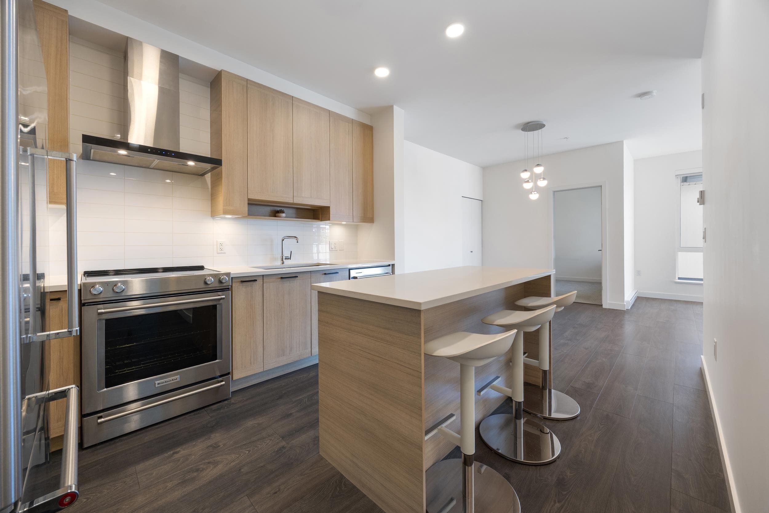 601 - 7133 14th Avenue, Burnaby, V3N 0H5 — photo 4