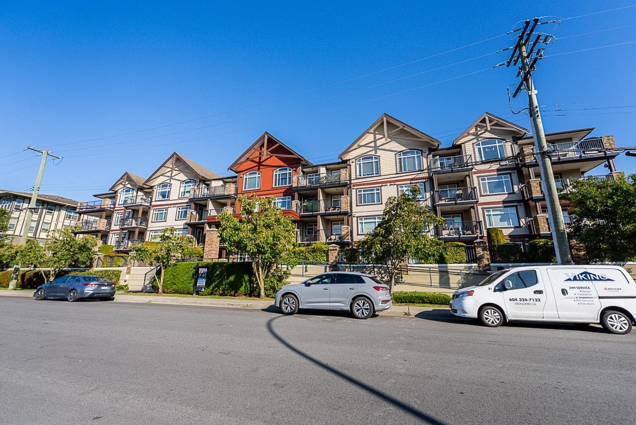 407 - 19939 55a Avenue, Langley, V3A 3X4 — photo 1