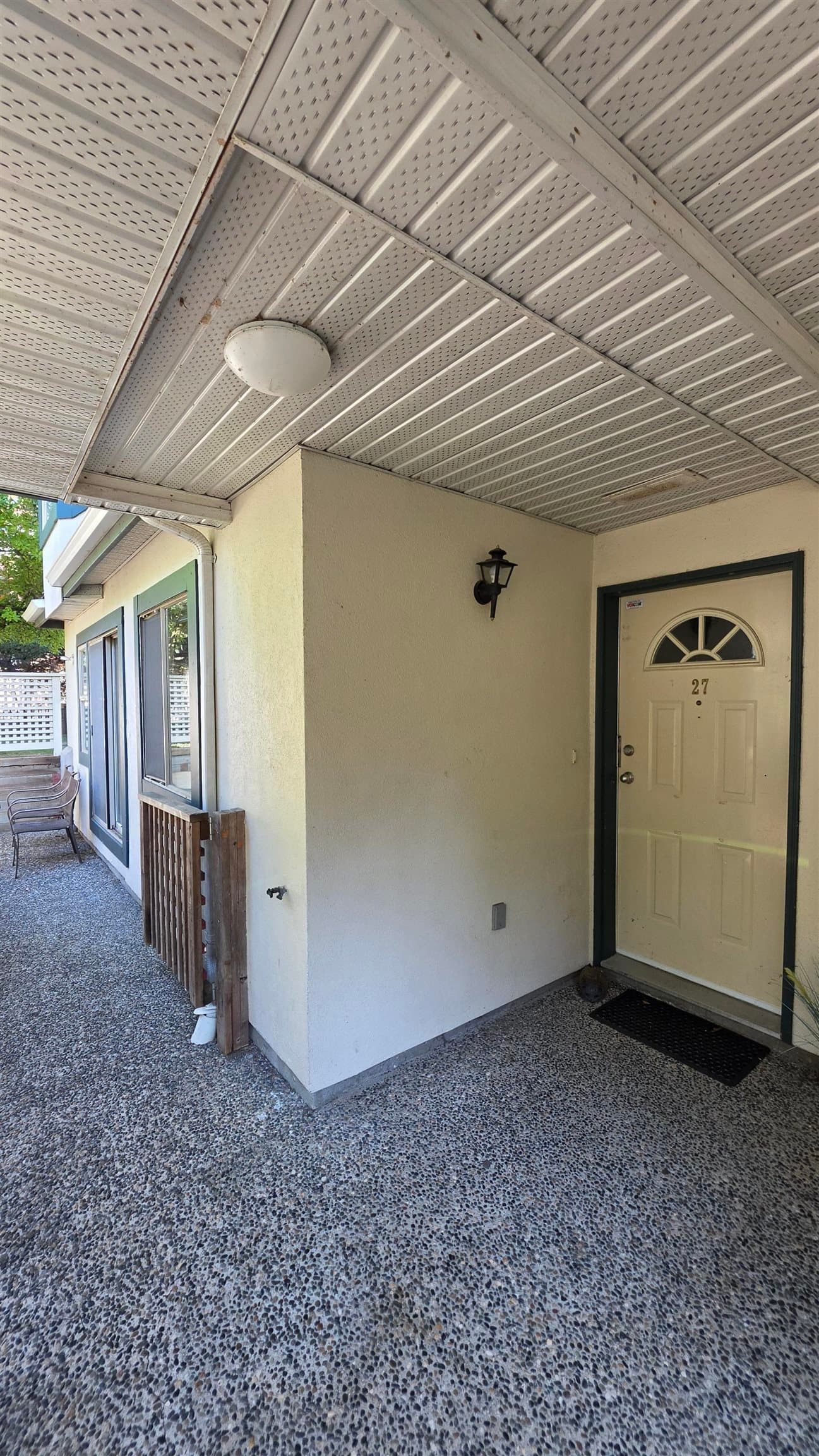 27 - 7520 18th Street, Burnaby, V3N 4X7 — photo 2
